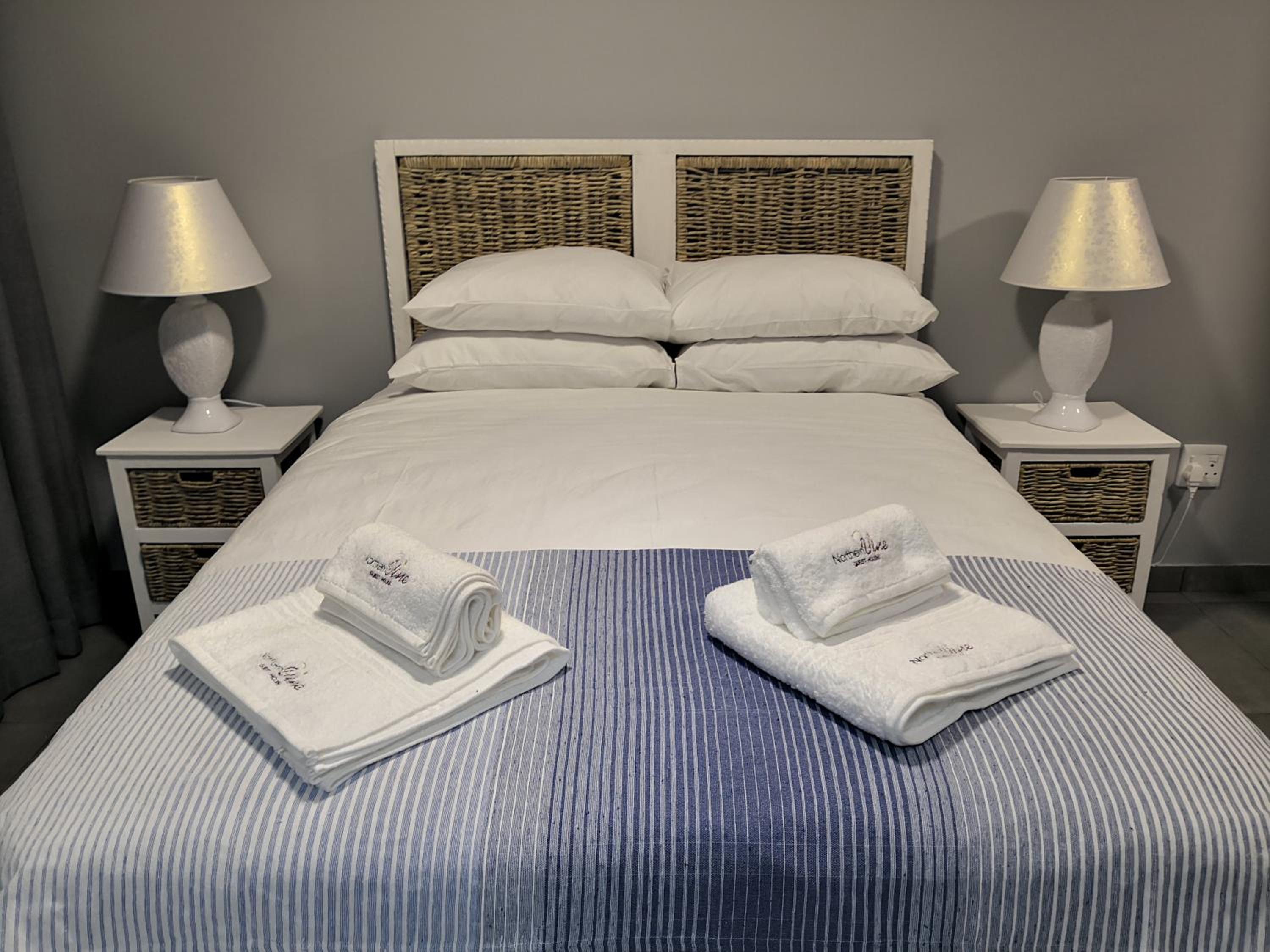 Deluxe Double Room with Shower - Photo 1