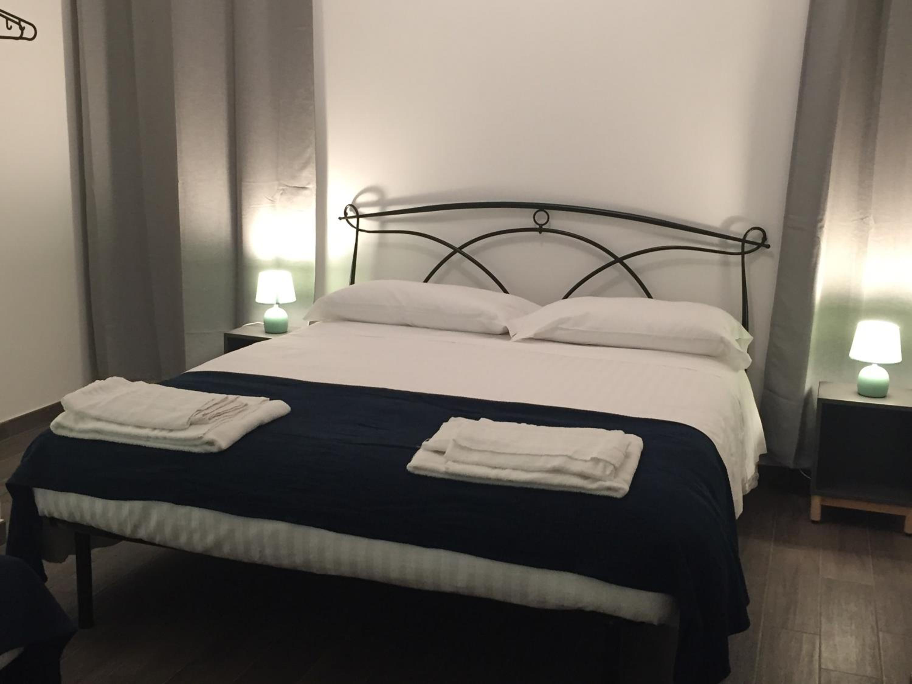 Quadruple Room with Private Bathroom - Photo 7
