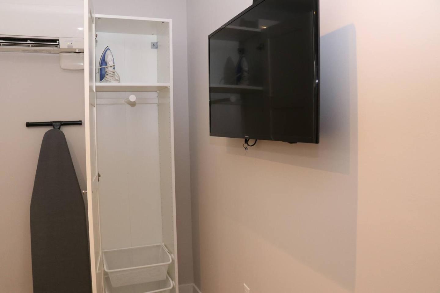 One-Bedroom Apartment - Photo 18
