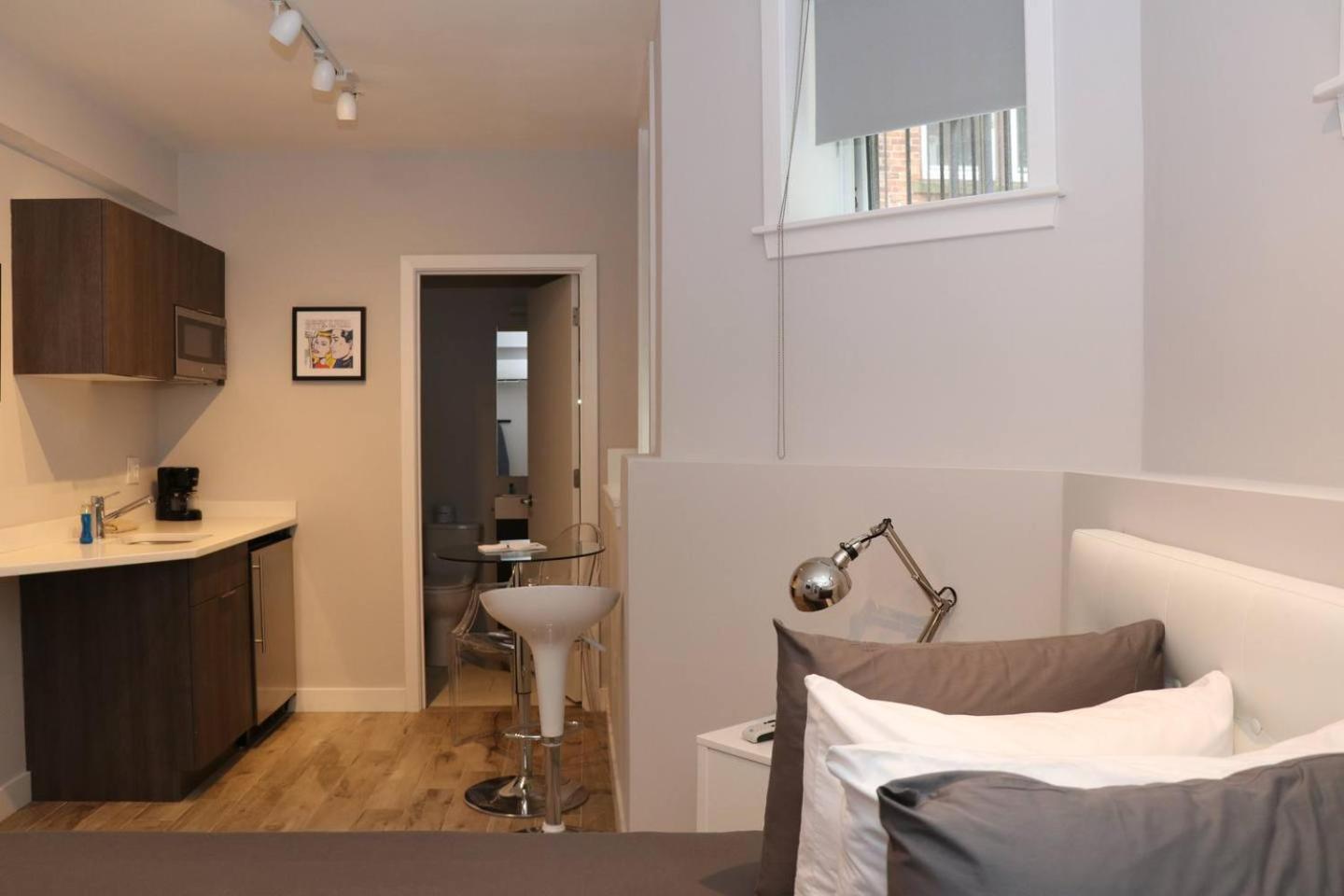 One-Bedroom Apartment - Photo 16