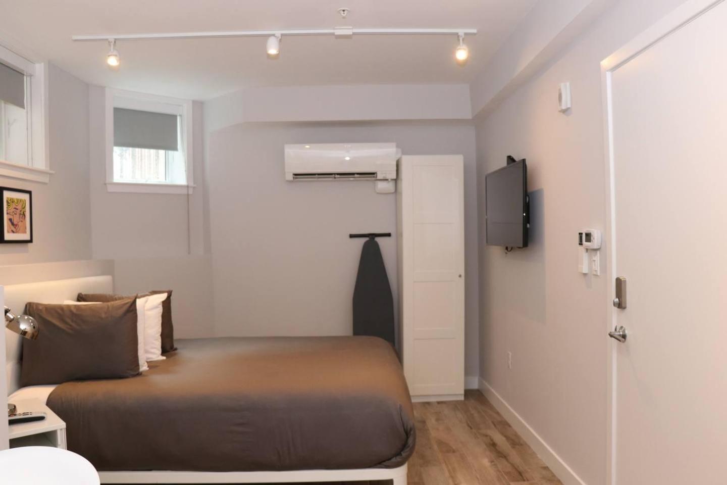 One-Bedroom Apartment - Photo 13
