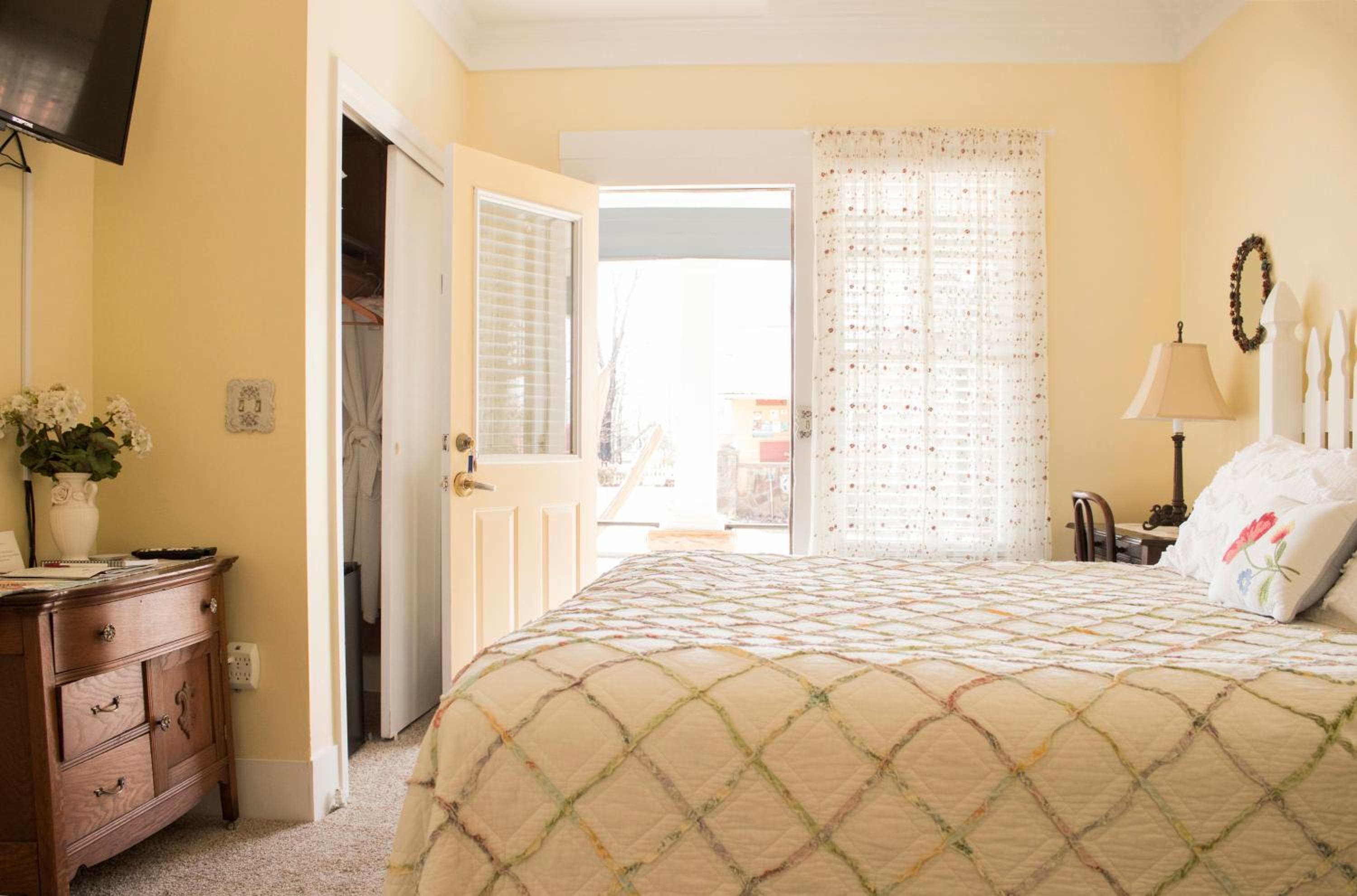 Deluxe Double Room photo 3
