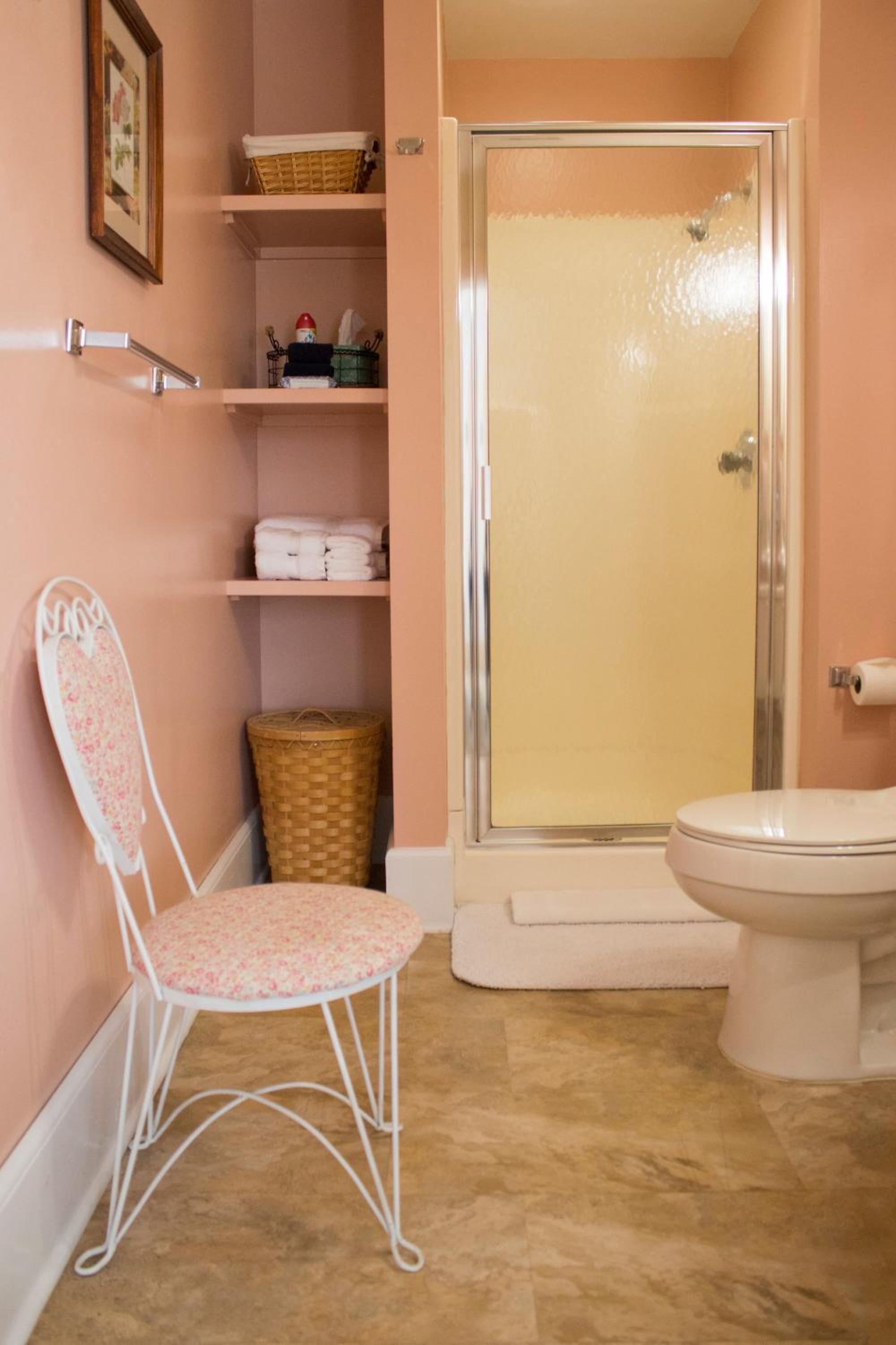 Deluxe Queen Suite photo 2