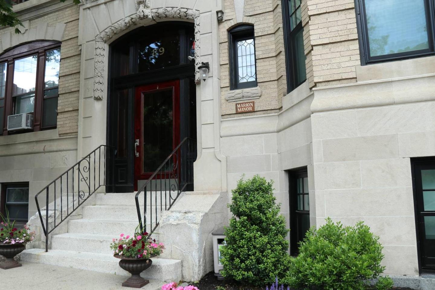 One-Bedroom Apartment - Photo 15