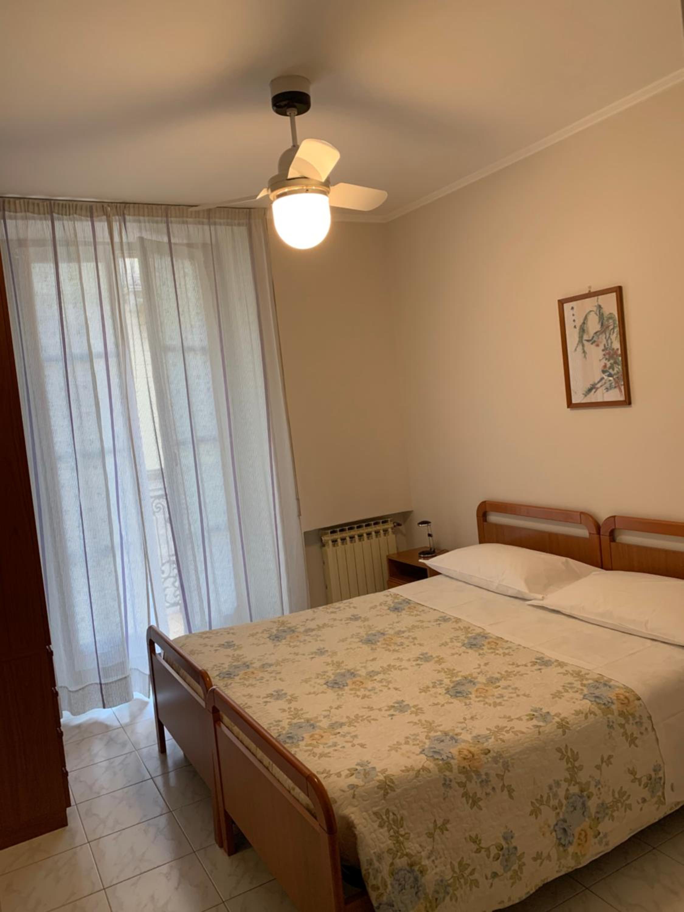 Double Room with Private Bathroom - Photo 12