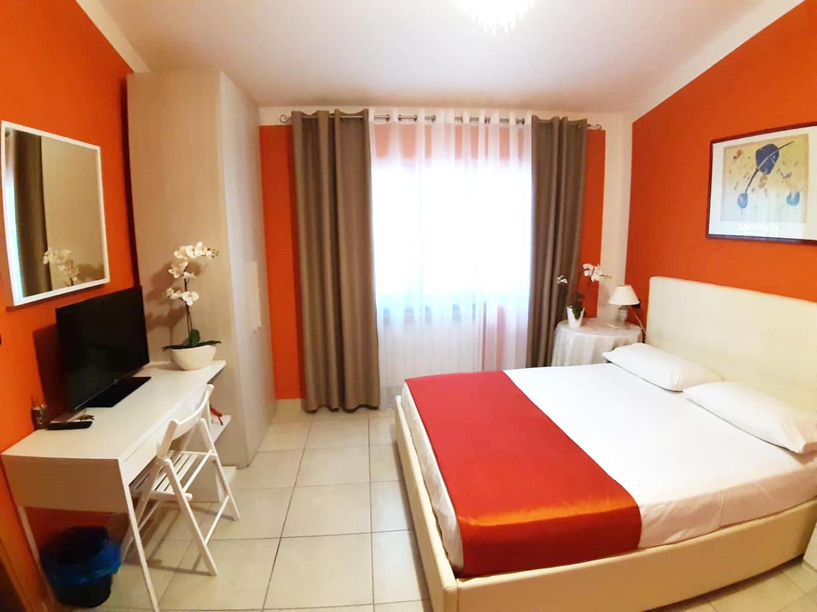Deluxe Double Room (2 Adults + 1 Child) photo 2