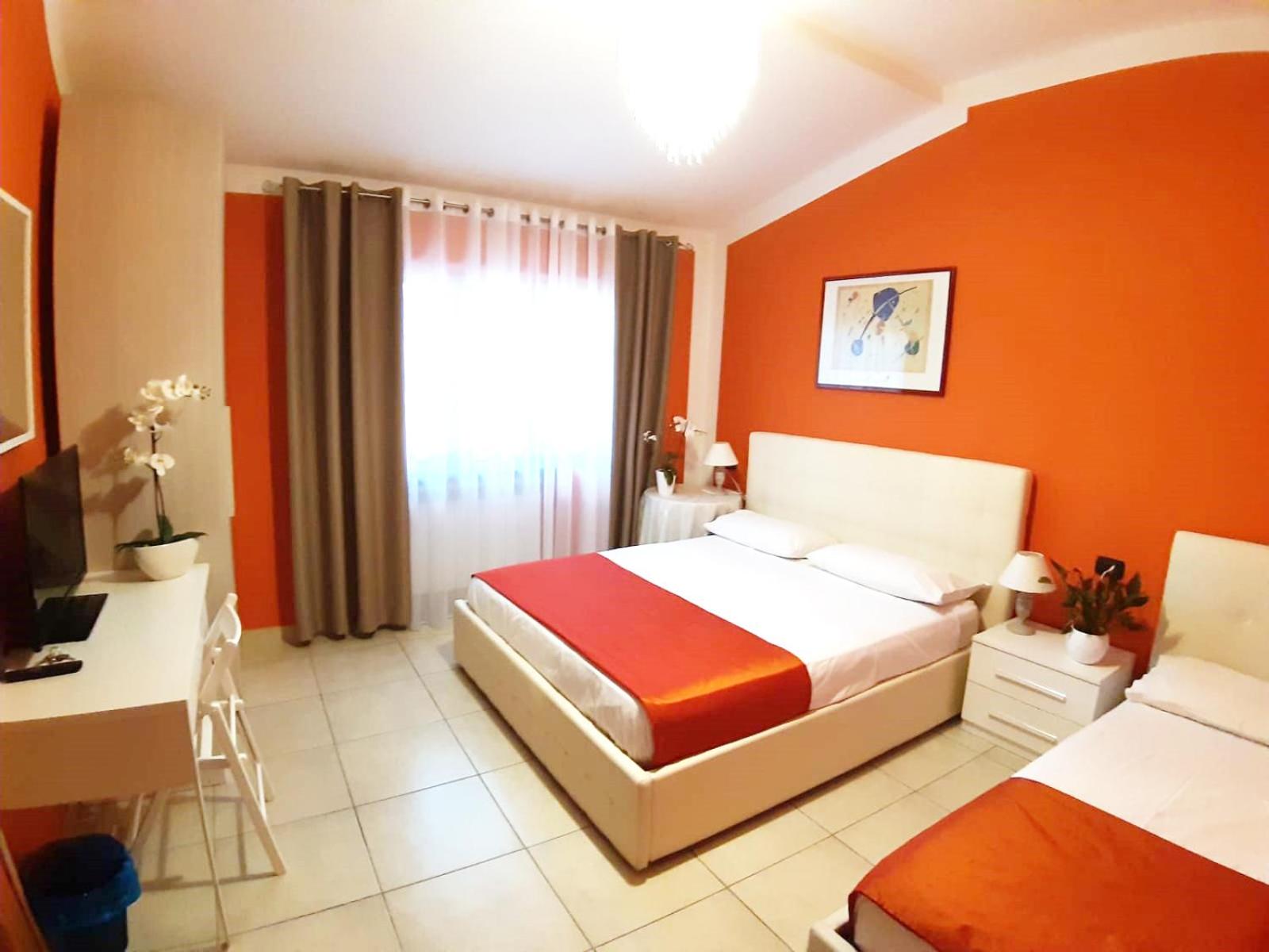 Deluxe Double Room (2 Adults + 1 Child) photo 1