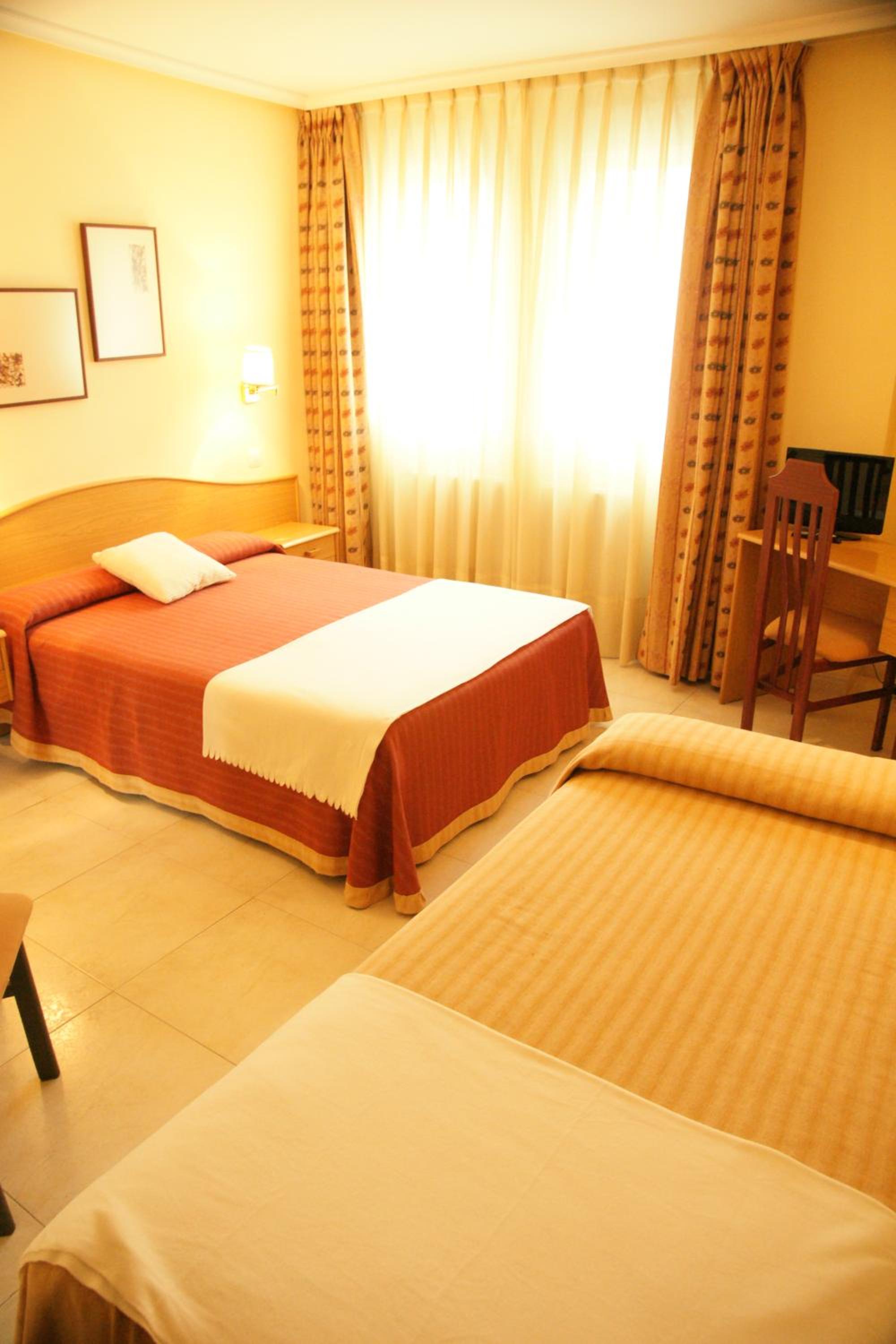 Triple Room - Photo 2
