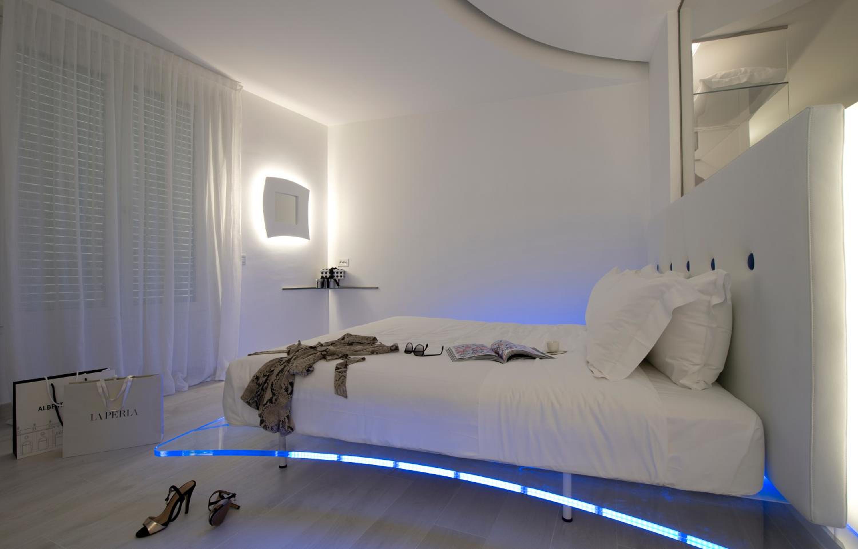 Deluxe Suite with Spa Bath