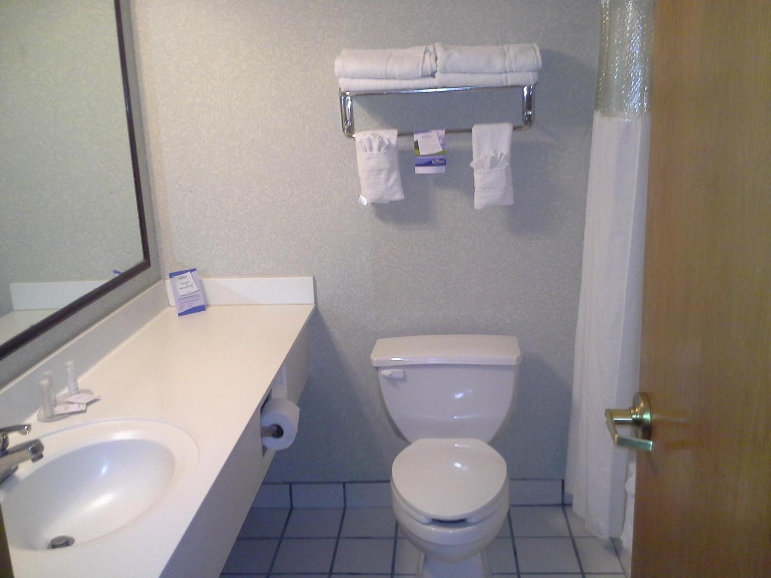 Executive King Suite - Non-Smoking - Photo 2