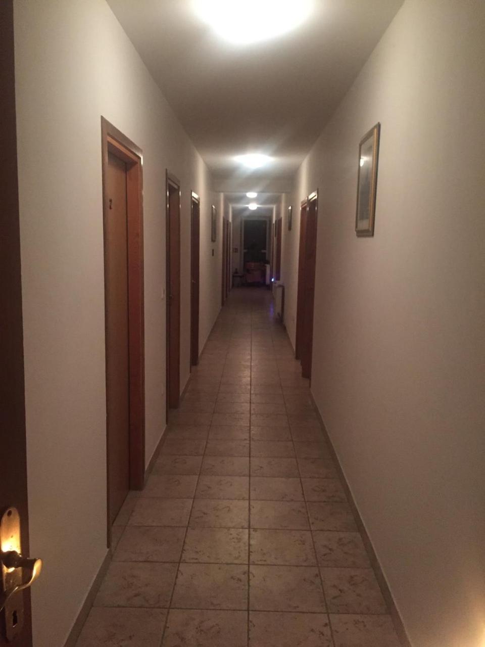 Double Room - Photo 9
