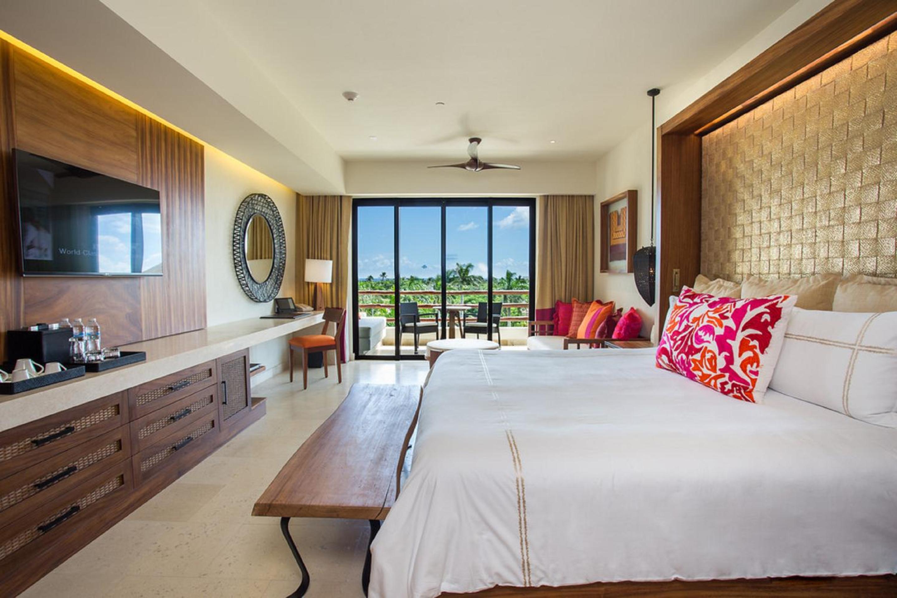 Preferred Club Junior Suite Ocean View King