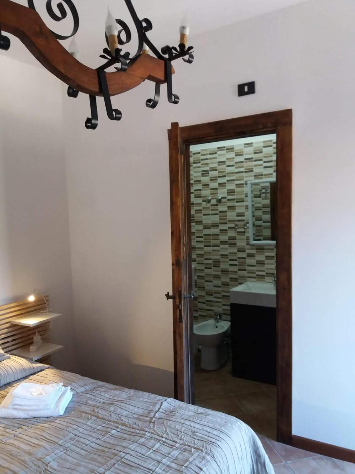 Deluxe Double Room with Balcony photo 2