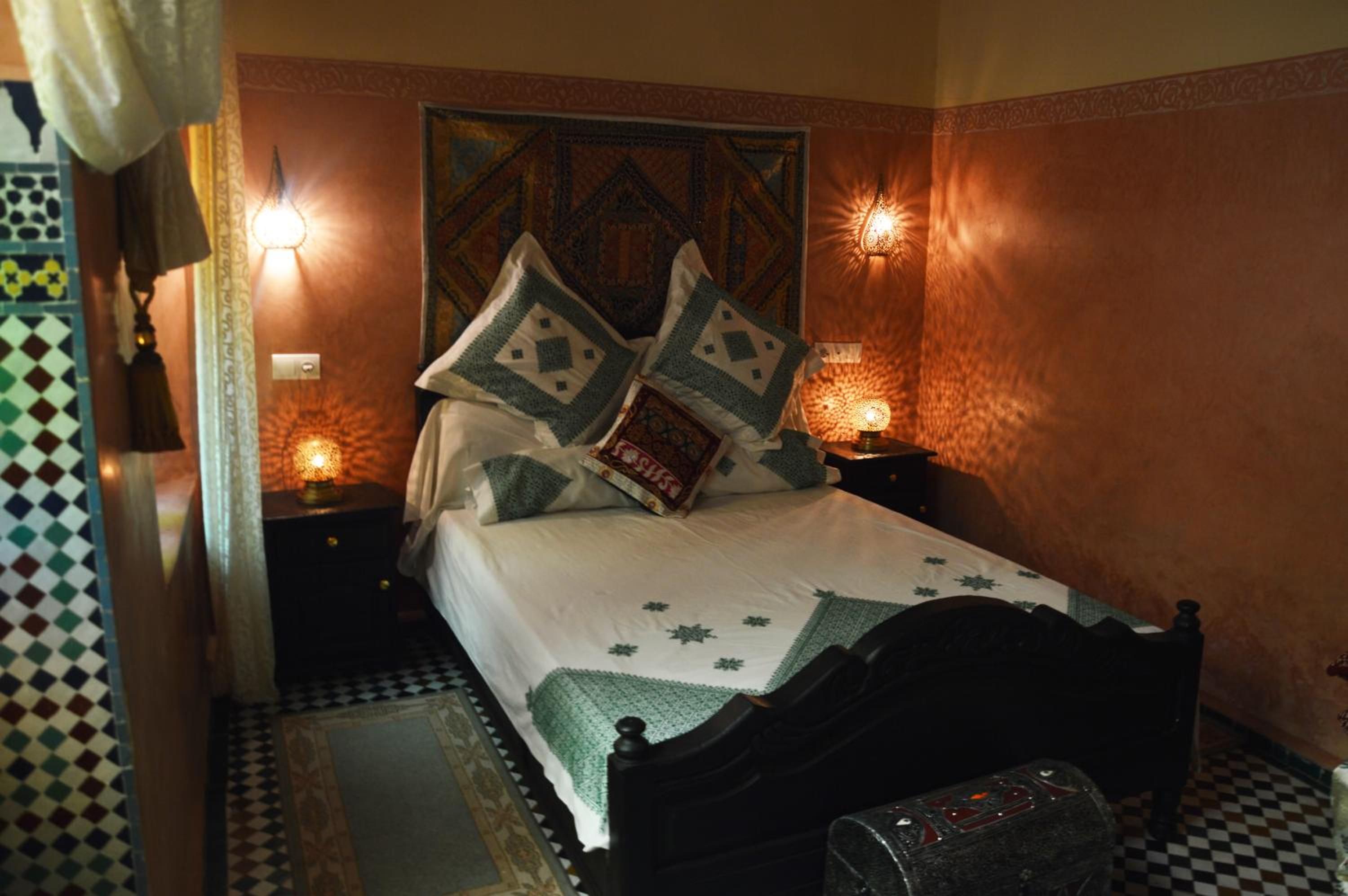 Standard Double Room - Photo 11