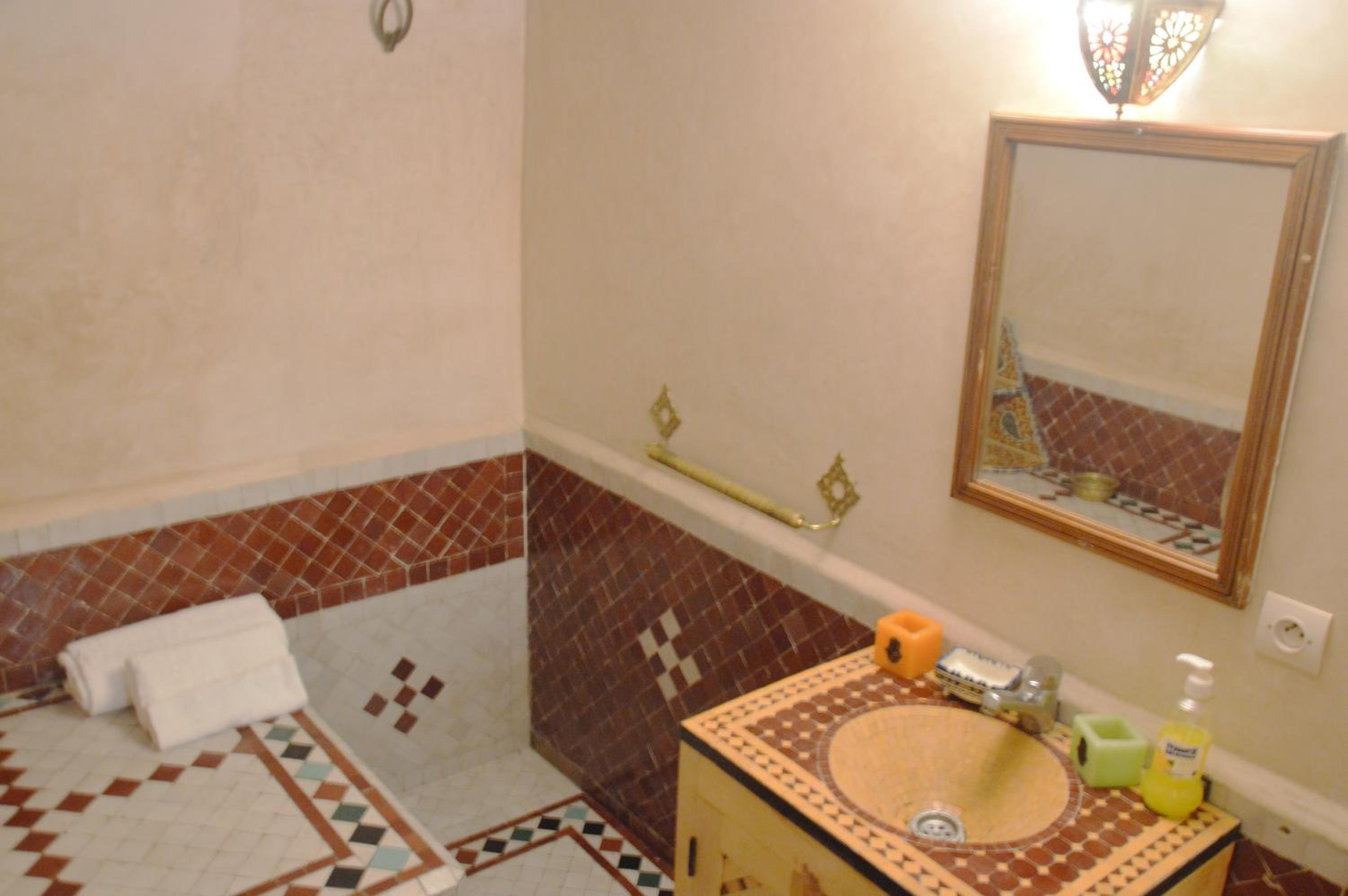 Standard Double Room - Photo 5