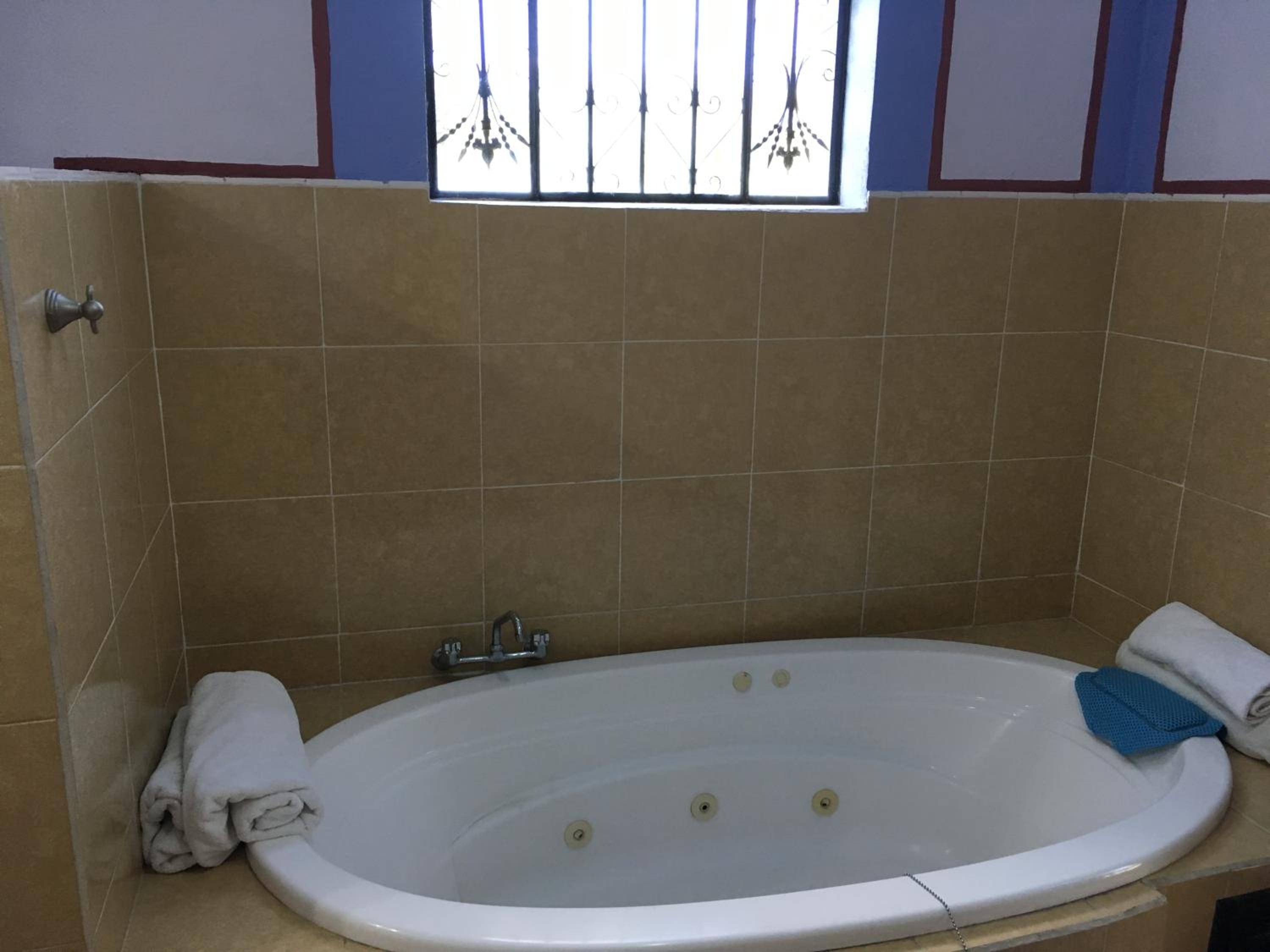 King Suite with Spa Bath photo 3