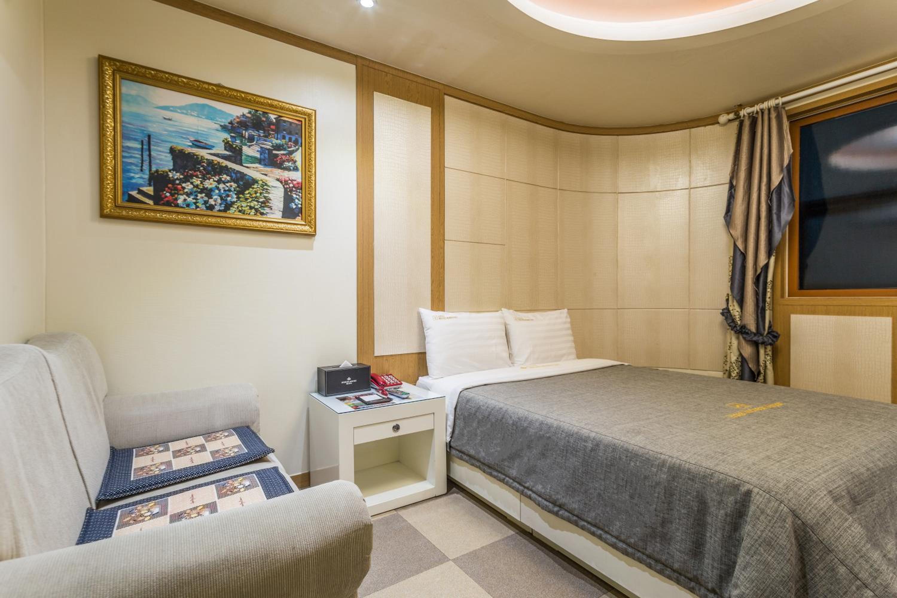 Standard Double Room - Photo 5