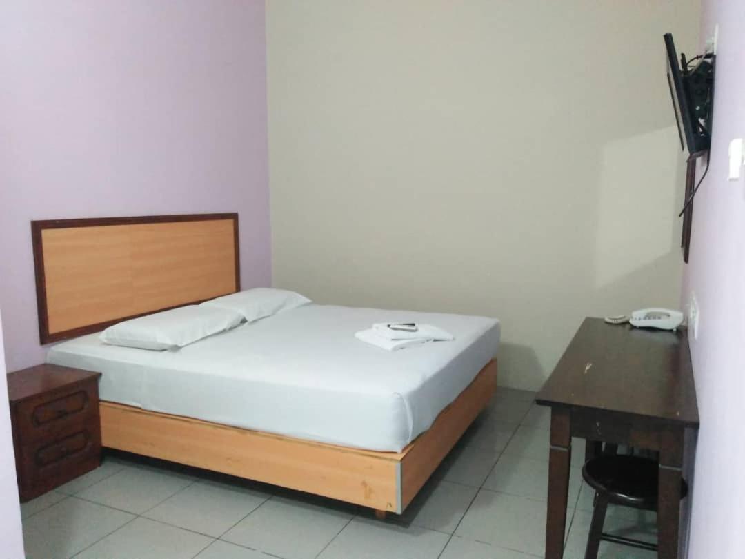 Standard Twin Room - Photo 3