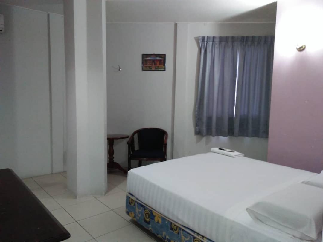 Deluxe Queen Room - Photo 5