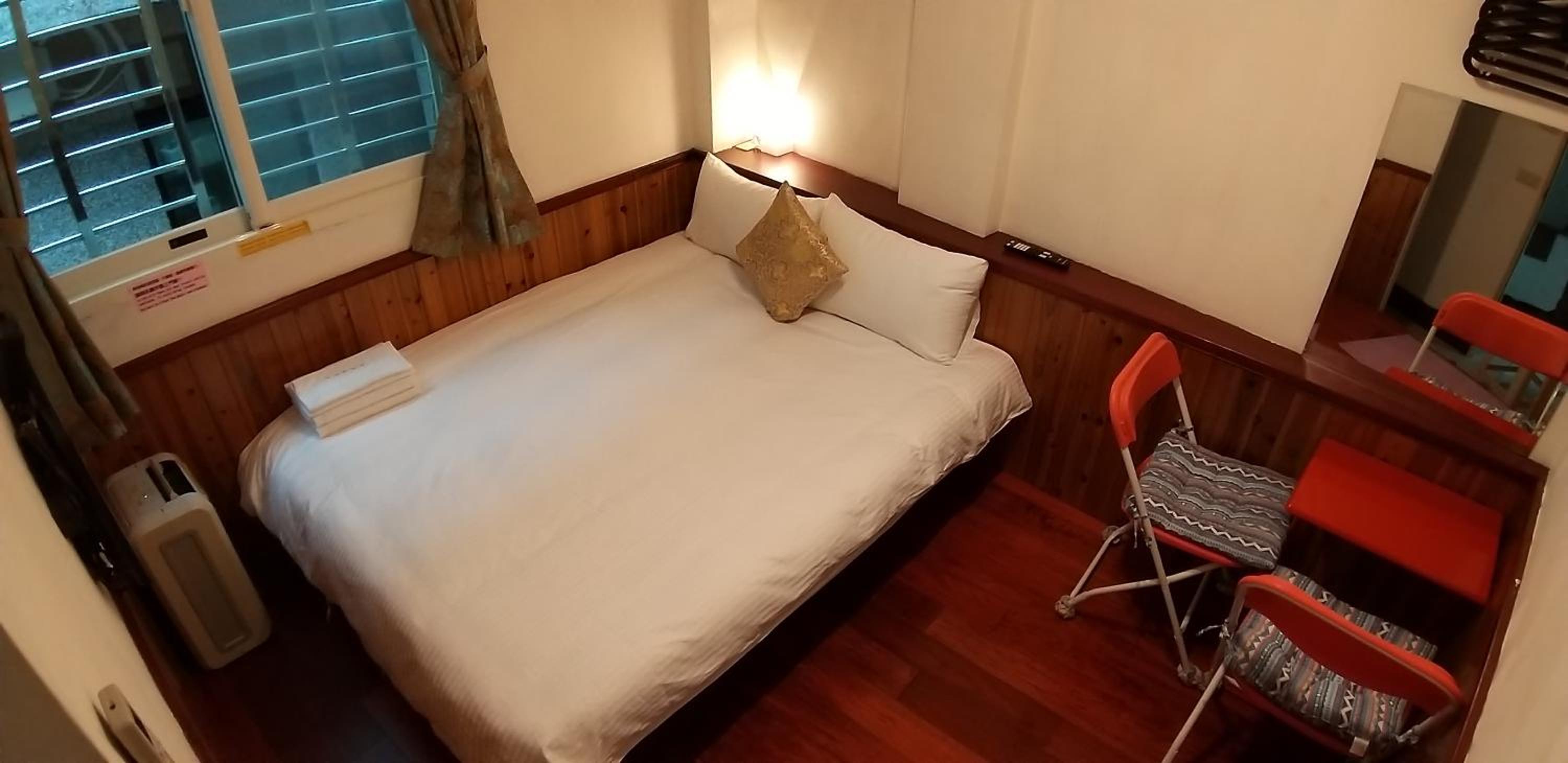 Small Double Room - Photo 4
