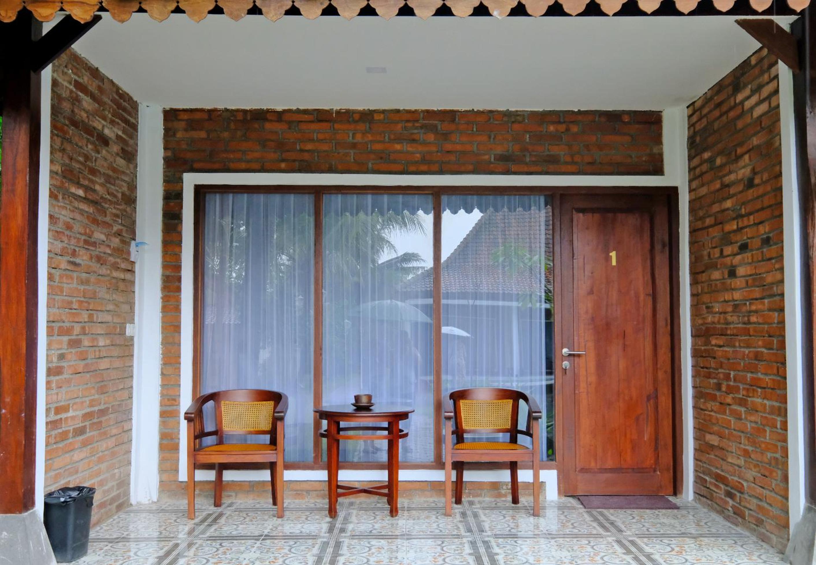 Triple Room with Pool View - Photo 6
