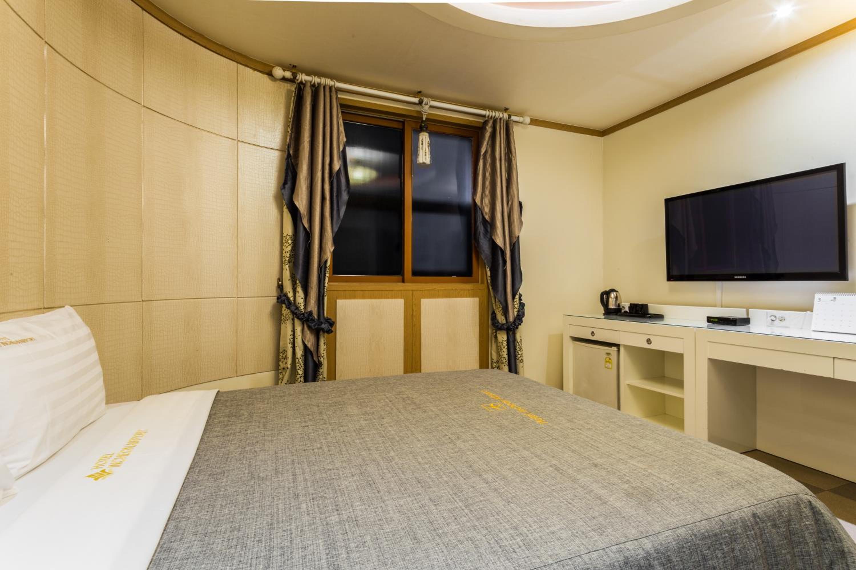 Standard Double Room - Photo 3