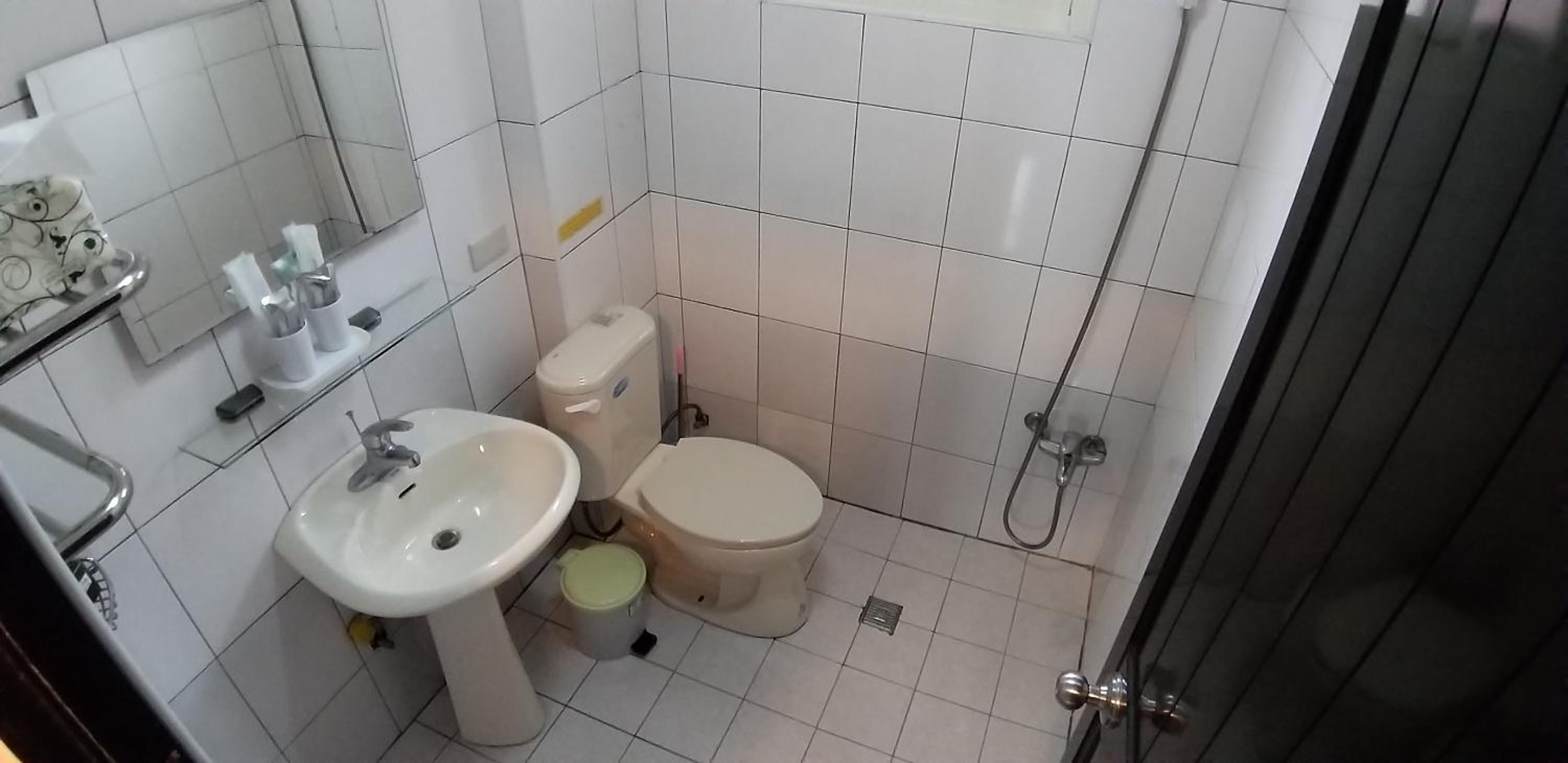 Standard Twin Room - Photo 2