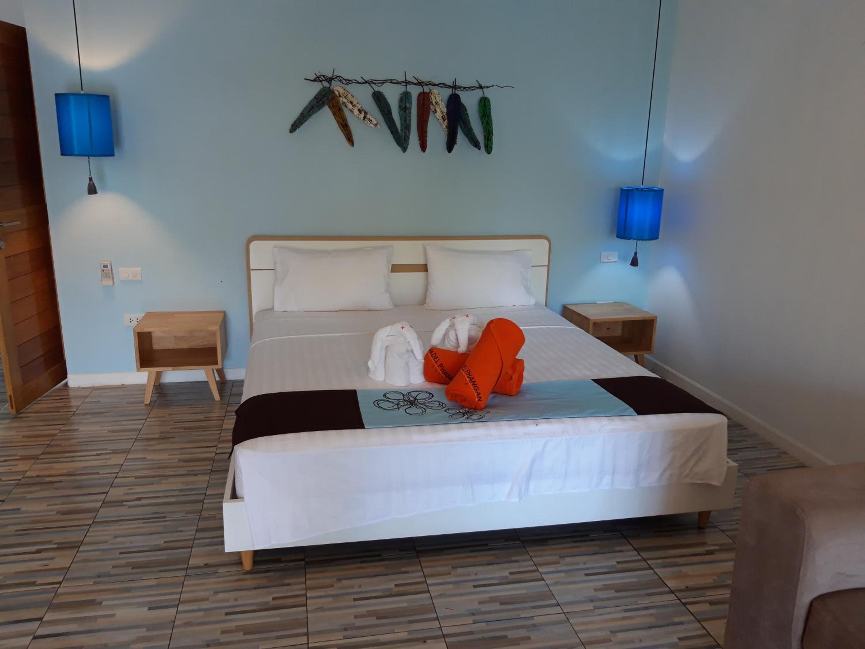 Deluxe King Suite photo 1