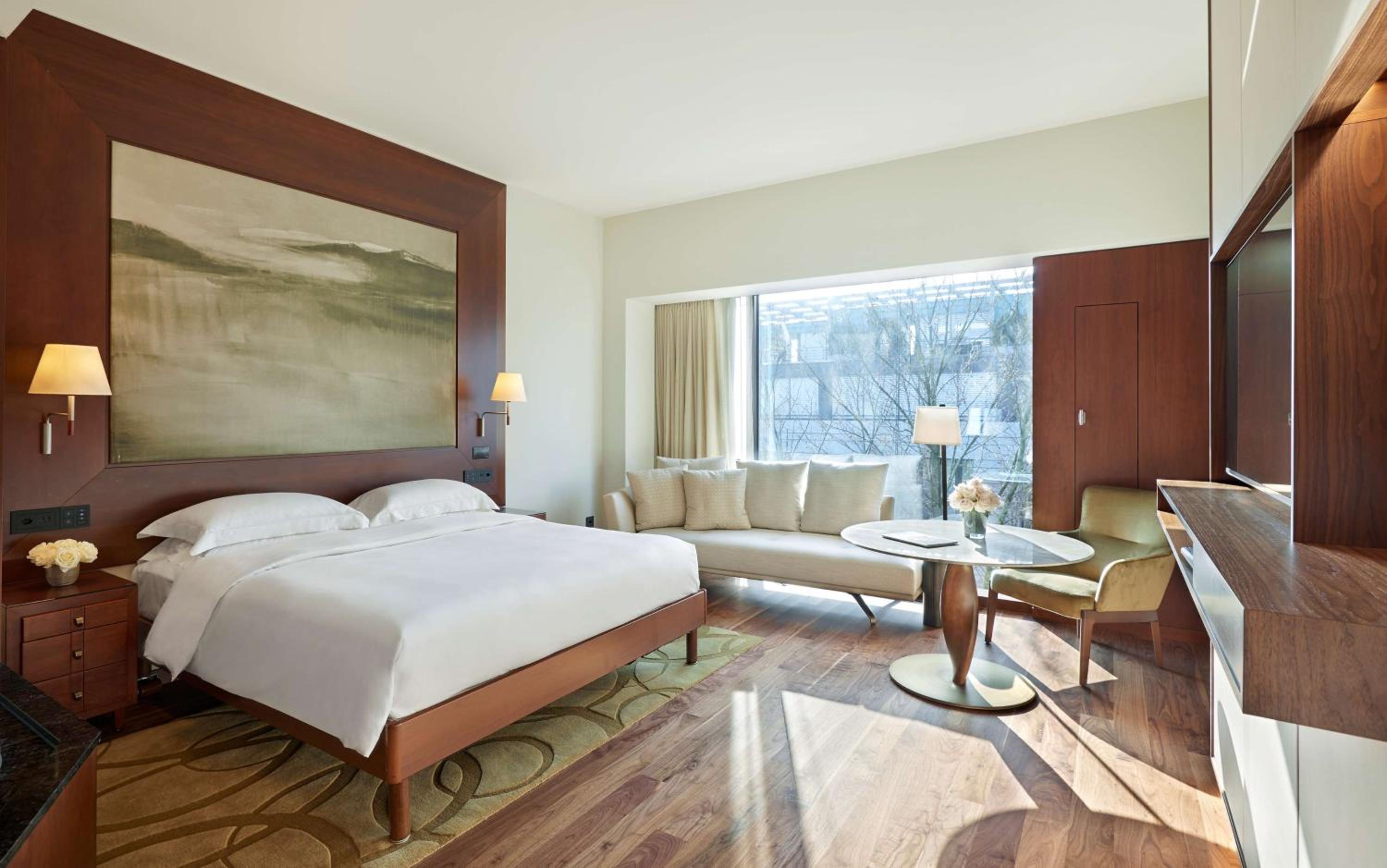 Three-Bedroom Suite thumbnail 5