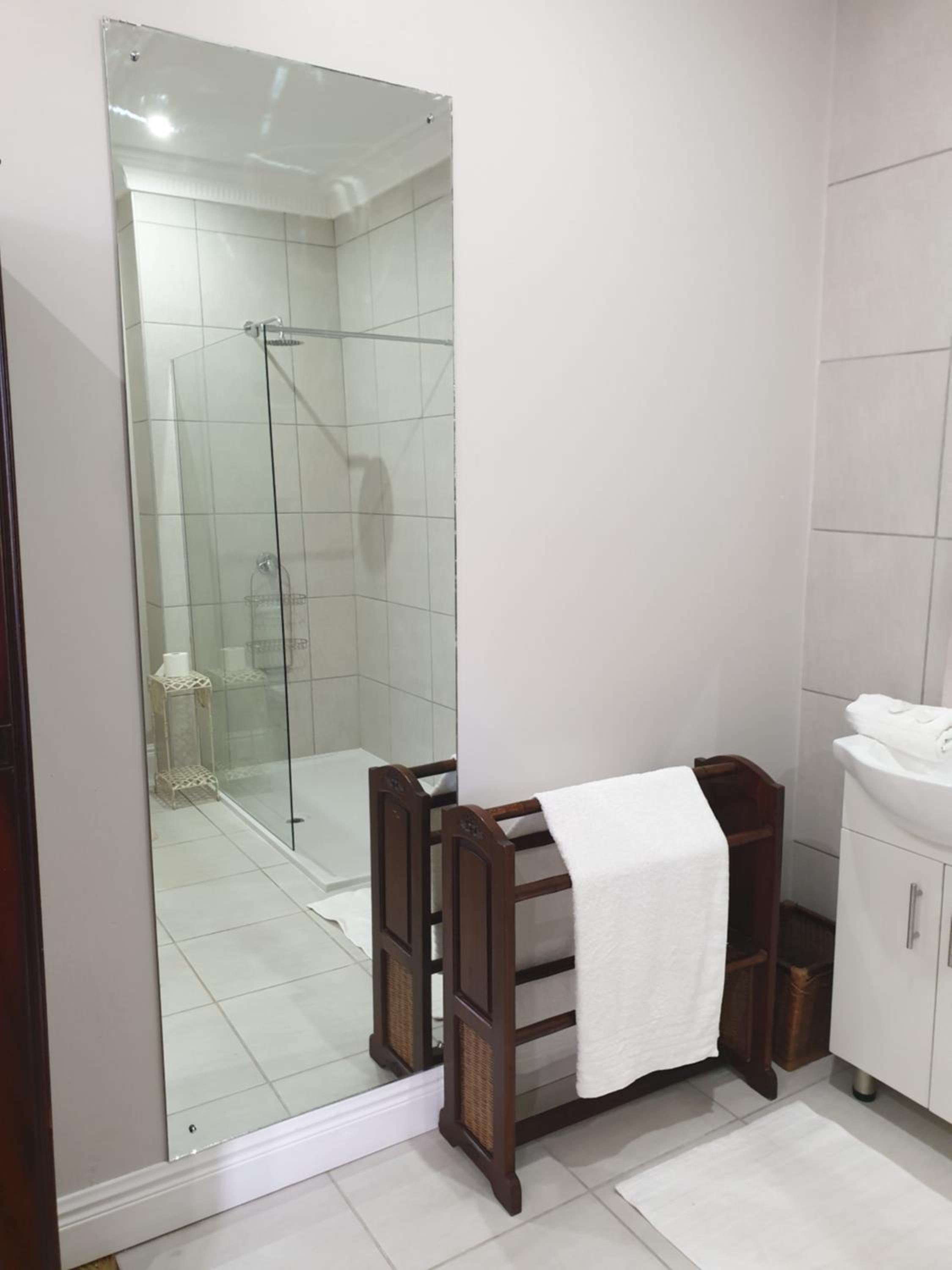 Deluxe Double Room with Shower photo 3