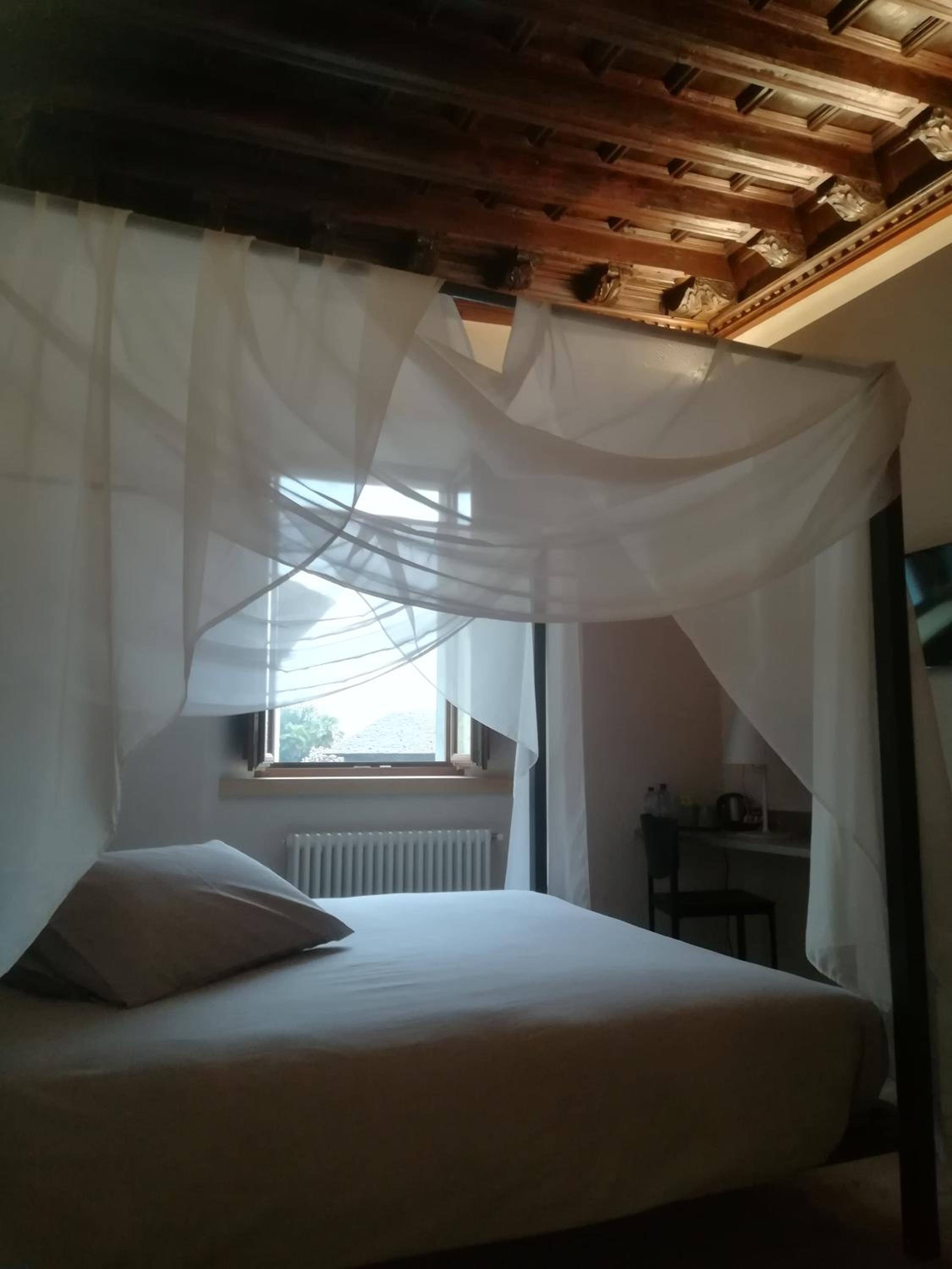 Deluxe Double Room - Photo 1