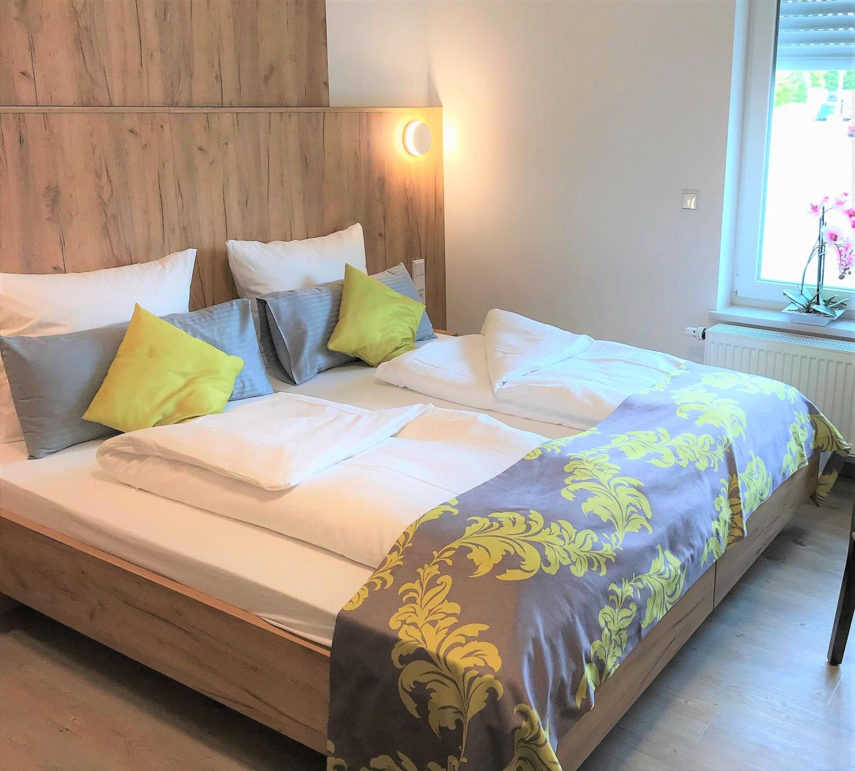 Double or Twin Room with Shower - Photo 25