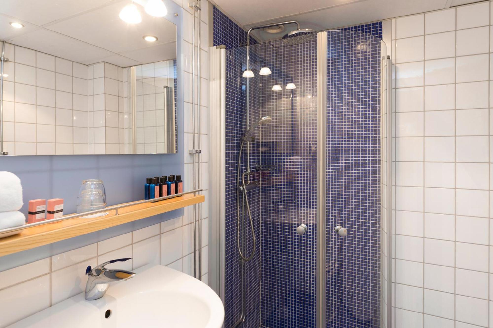 Classic Twin Room - Photo 6