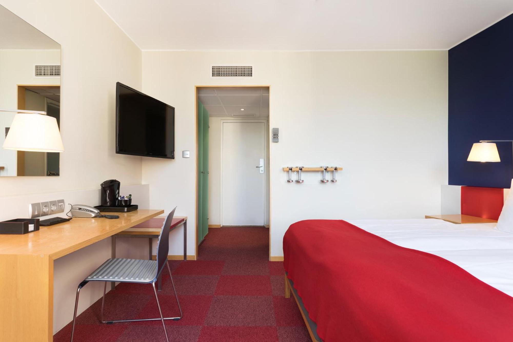 Classic Twin Room - Photo 3