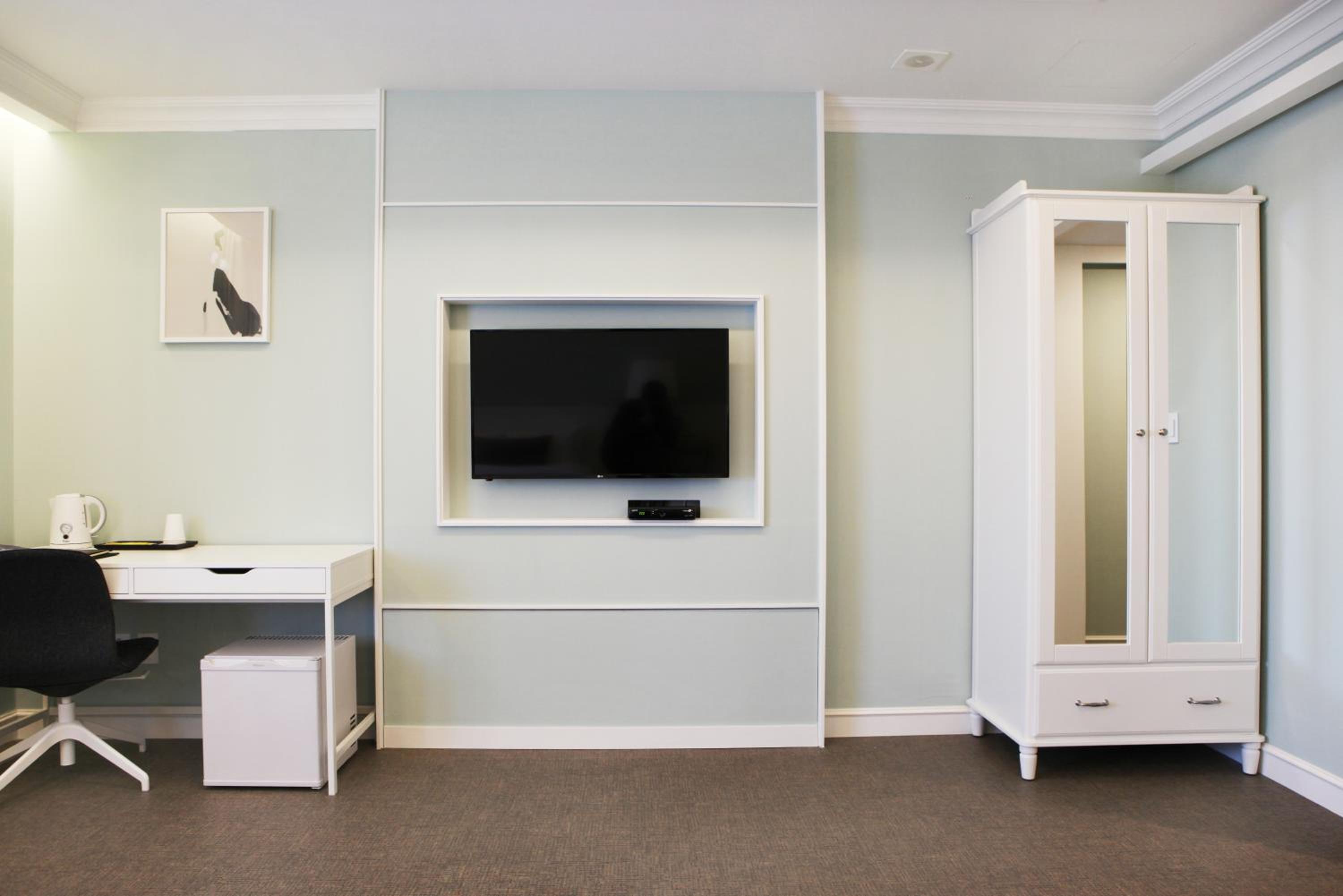 Standard Family Twin Room - Photo 6