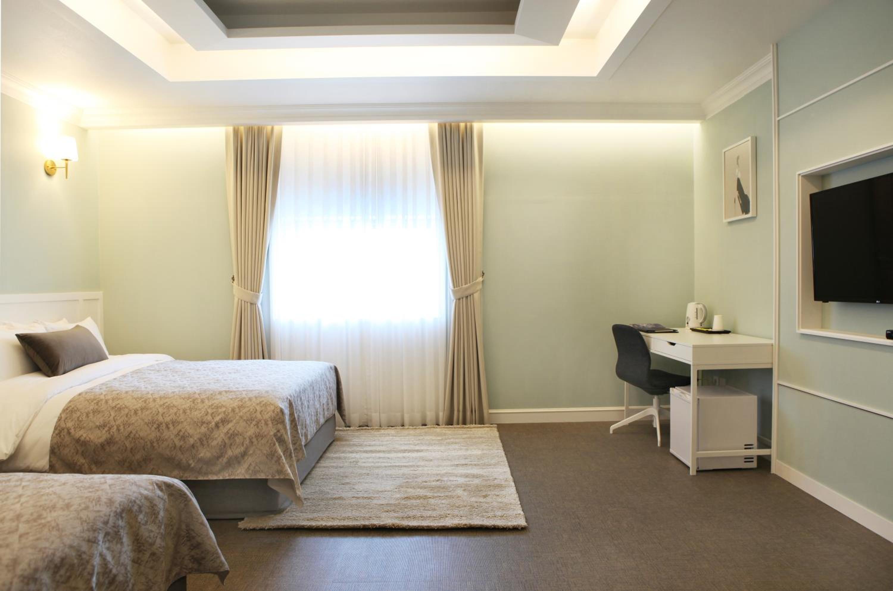 Standard Family Twin Room - Photo 7