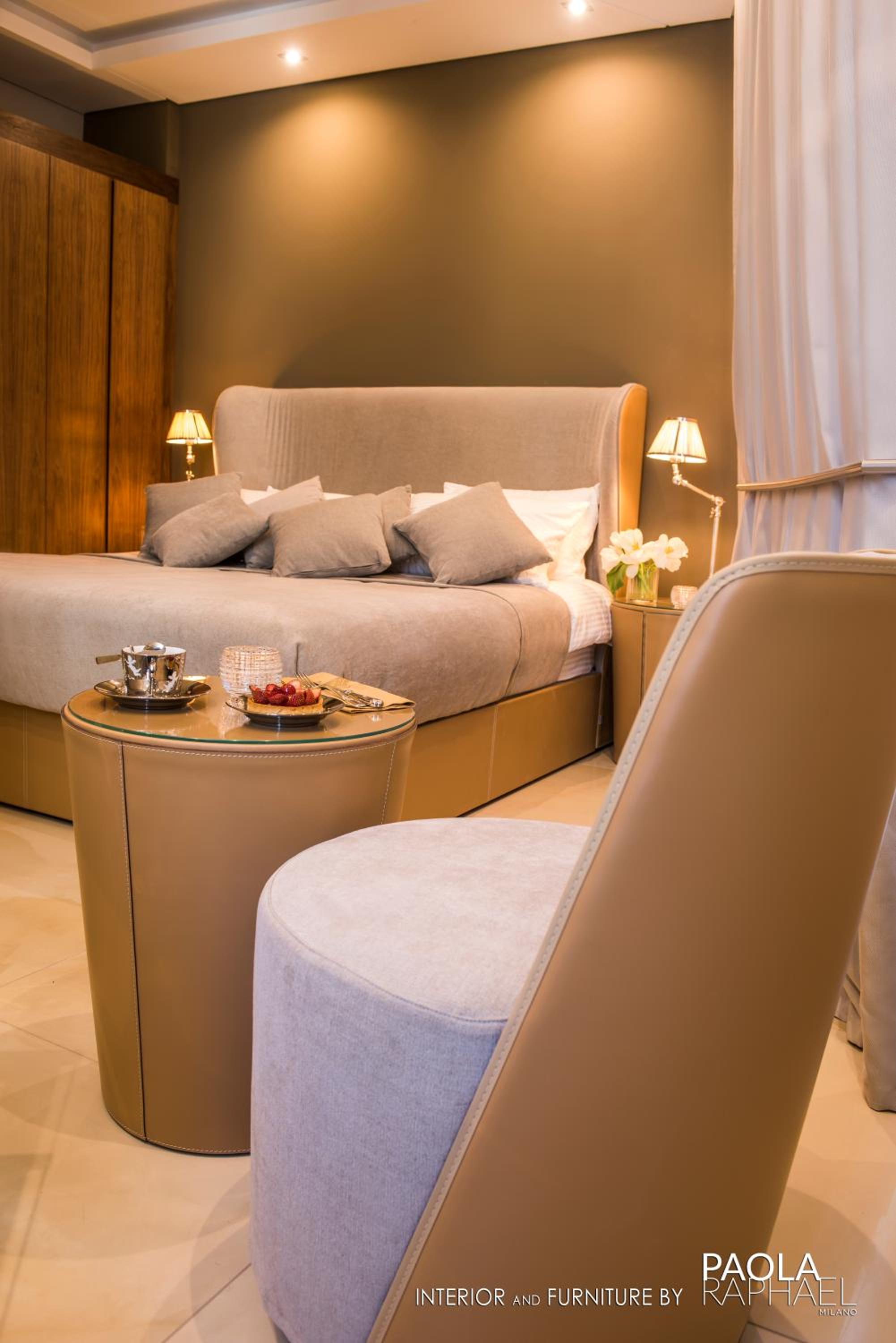 Deluxe King Room photo 1