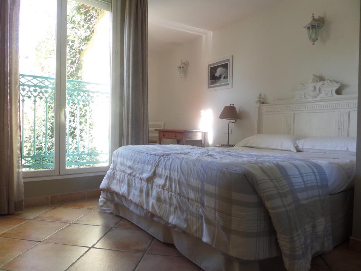 Superior Double Room with Shower - Ground Floor