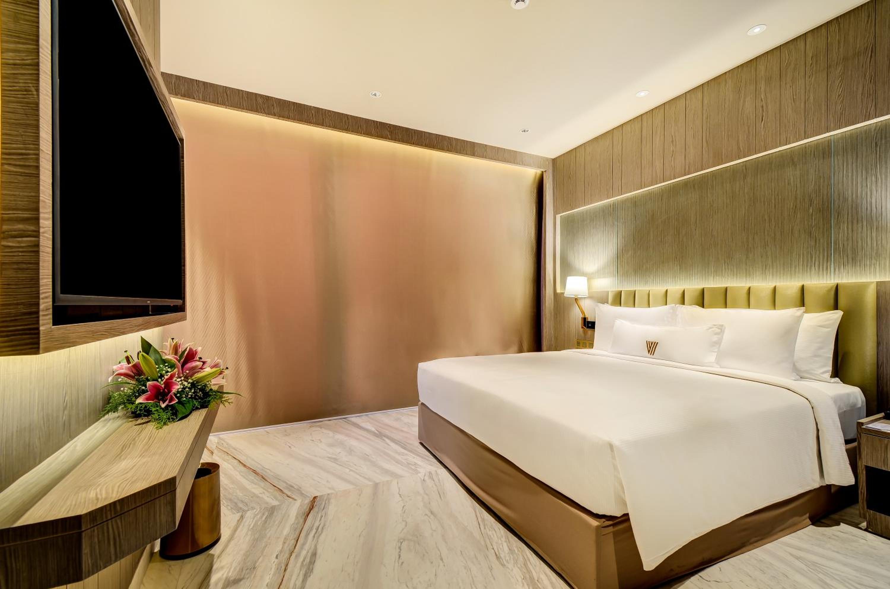 Executive Room - Photo 6