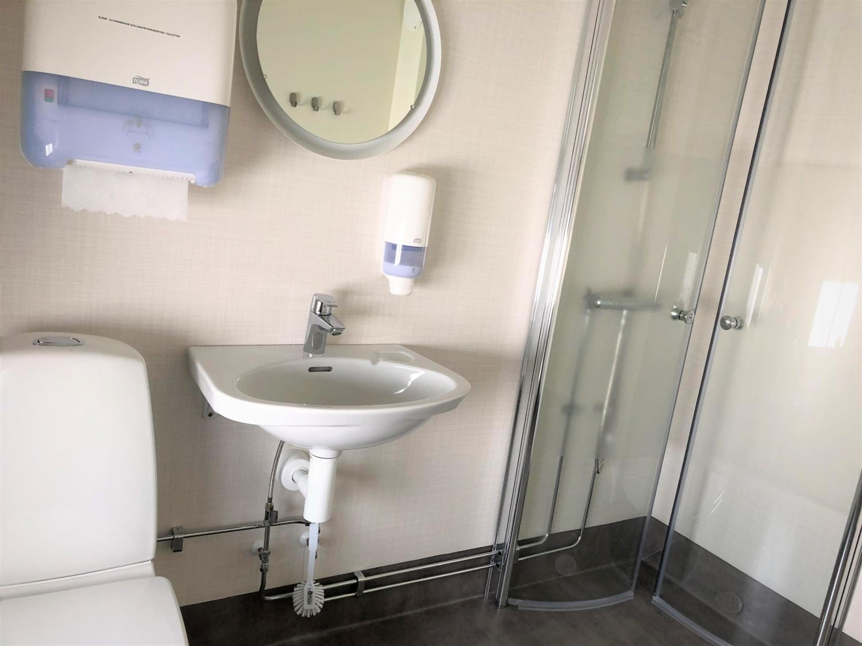 Single Room with Shared Bathroom photo 2