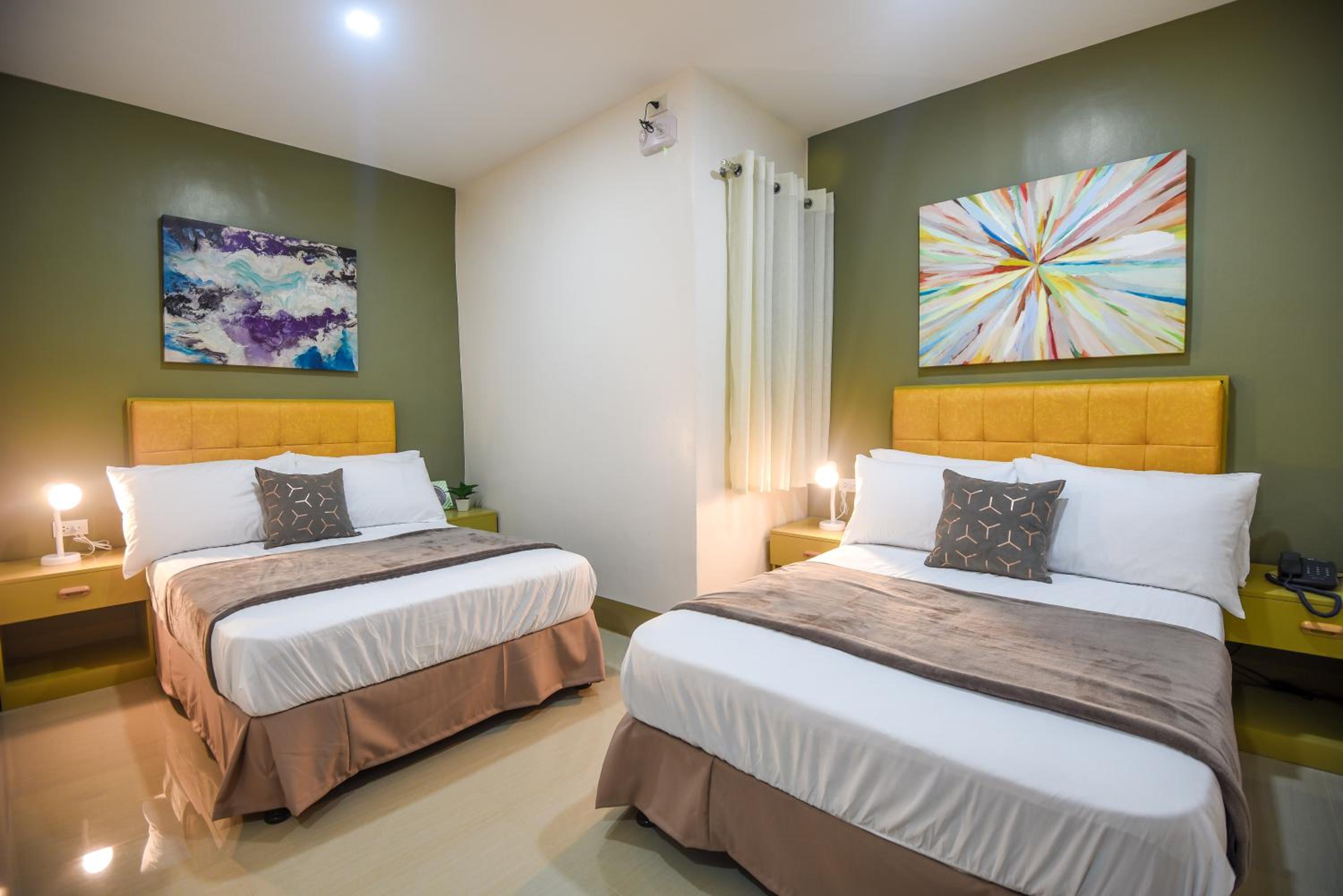 Deluxe Family Room