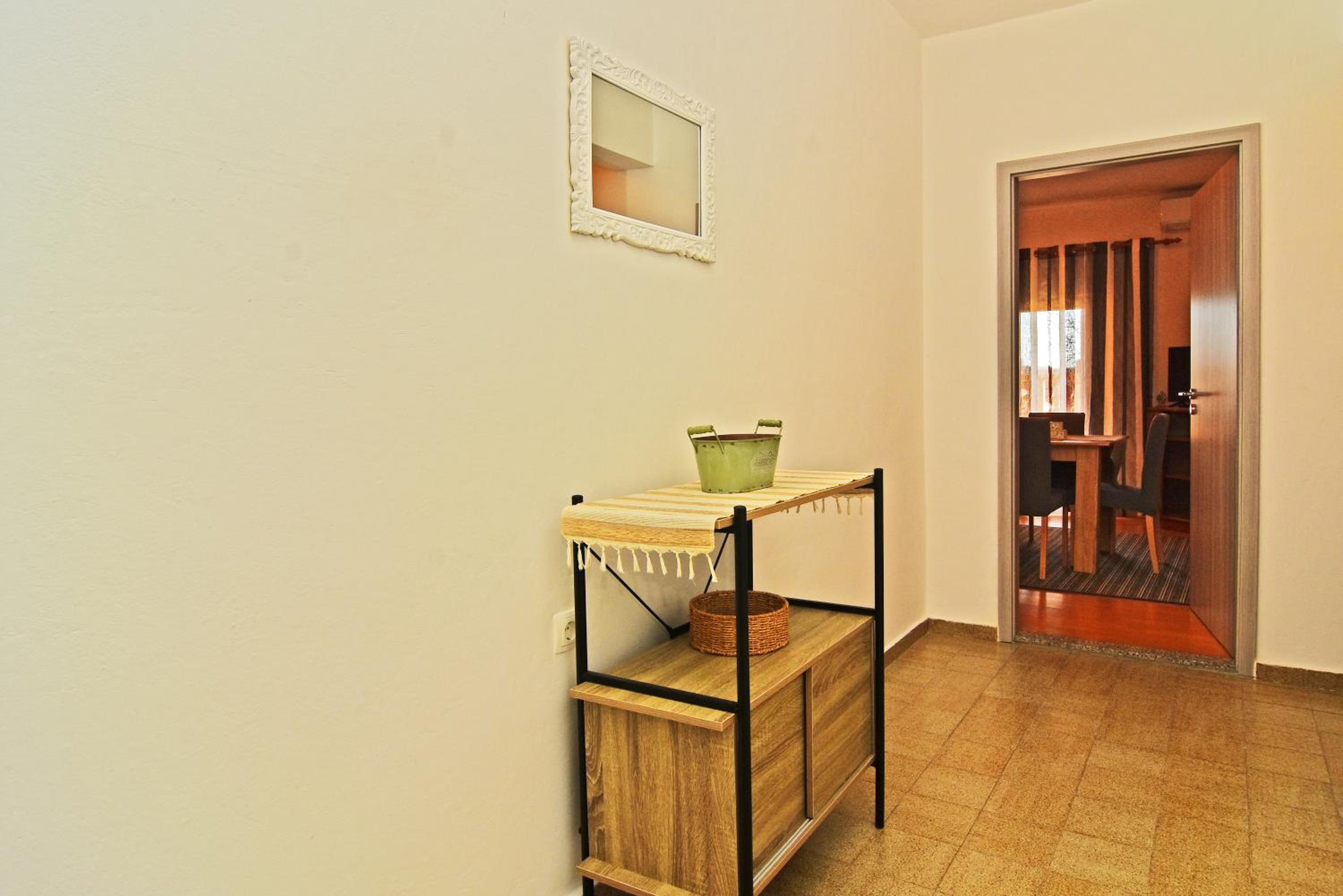 One-Bedroom Apartment - Photo 12