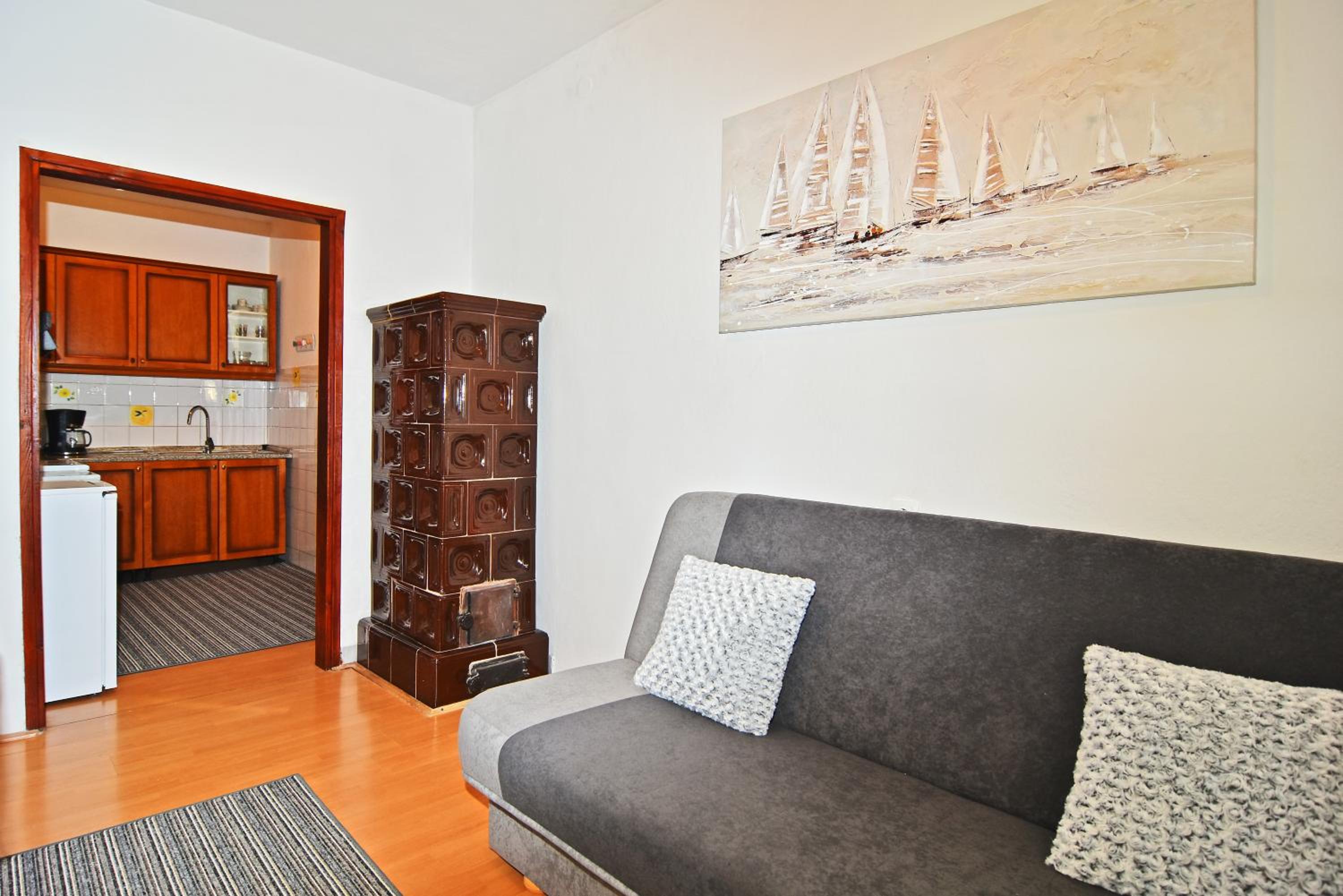 One-Bedroom Apartment - Photo 9