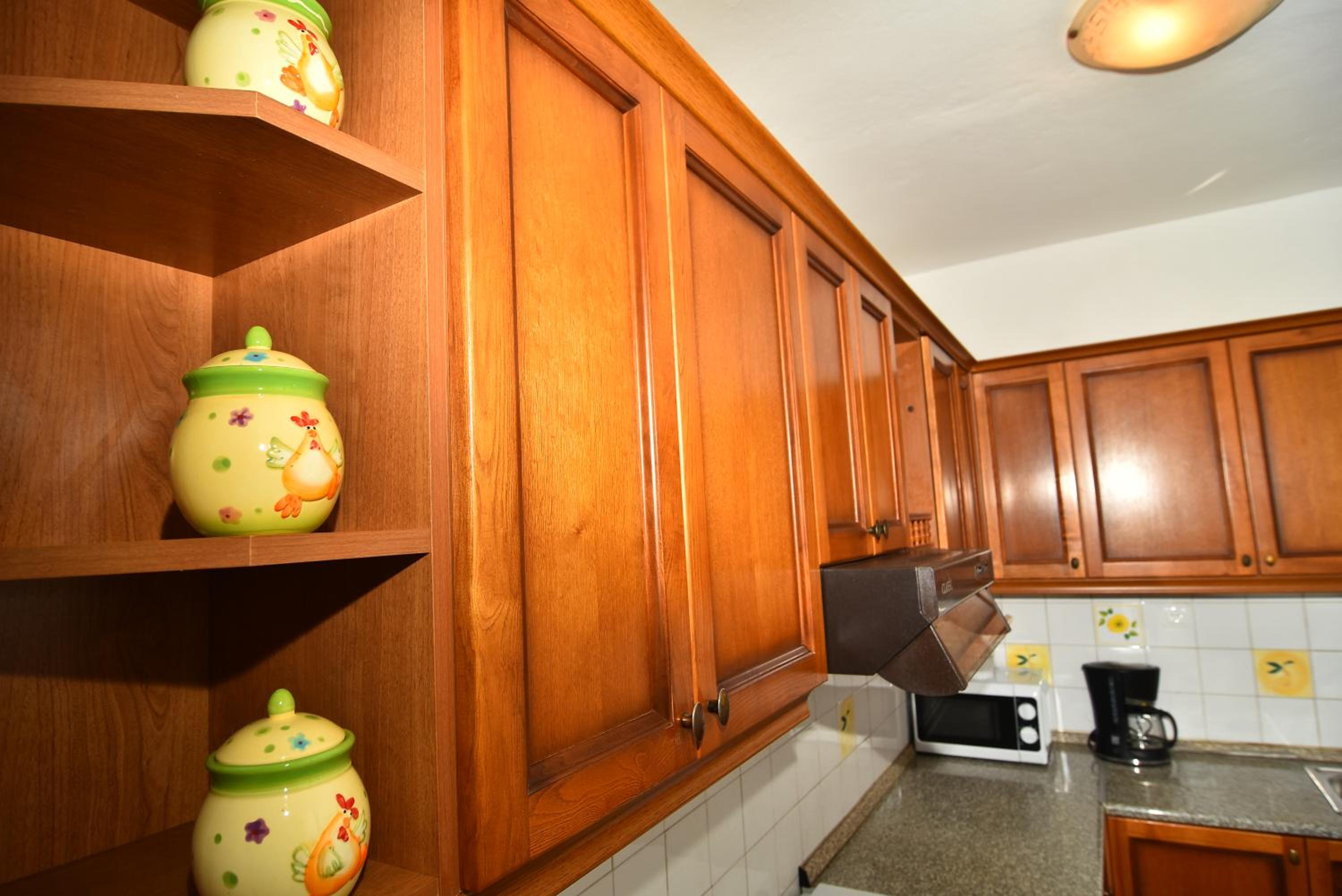 One-Bedroom Apartment - Photo 3