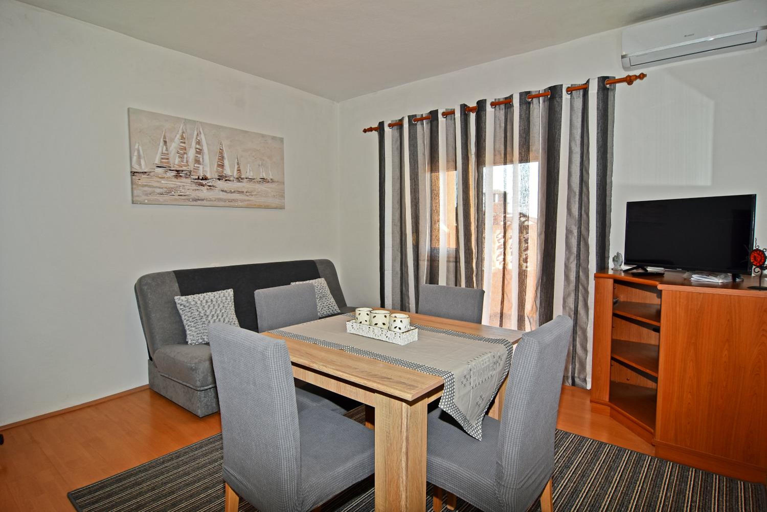 One-Bedroom Apartment - Photo 18
