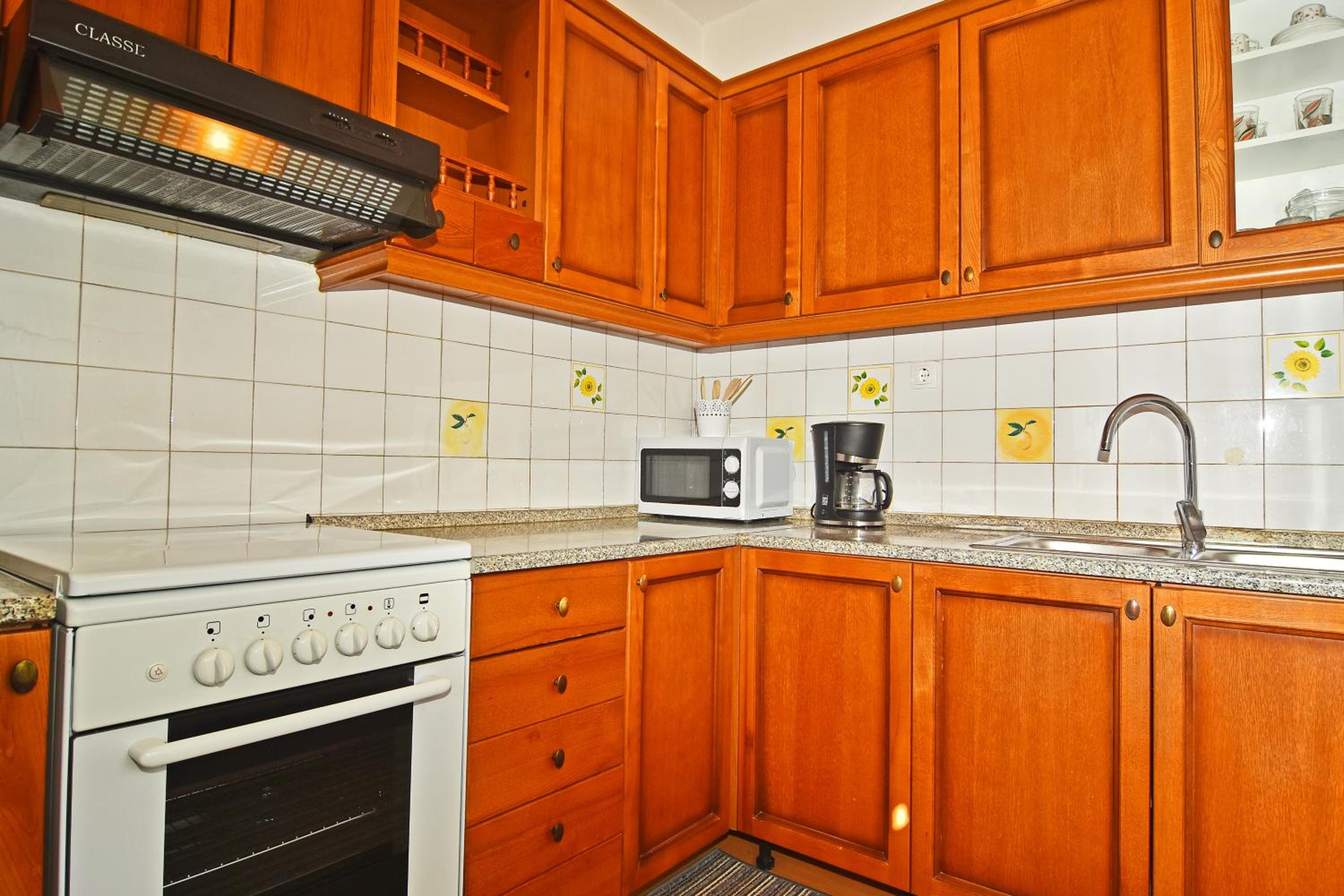 One-Bedroom Apartment - Photo 13