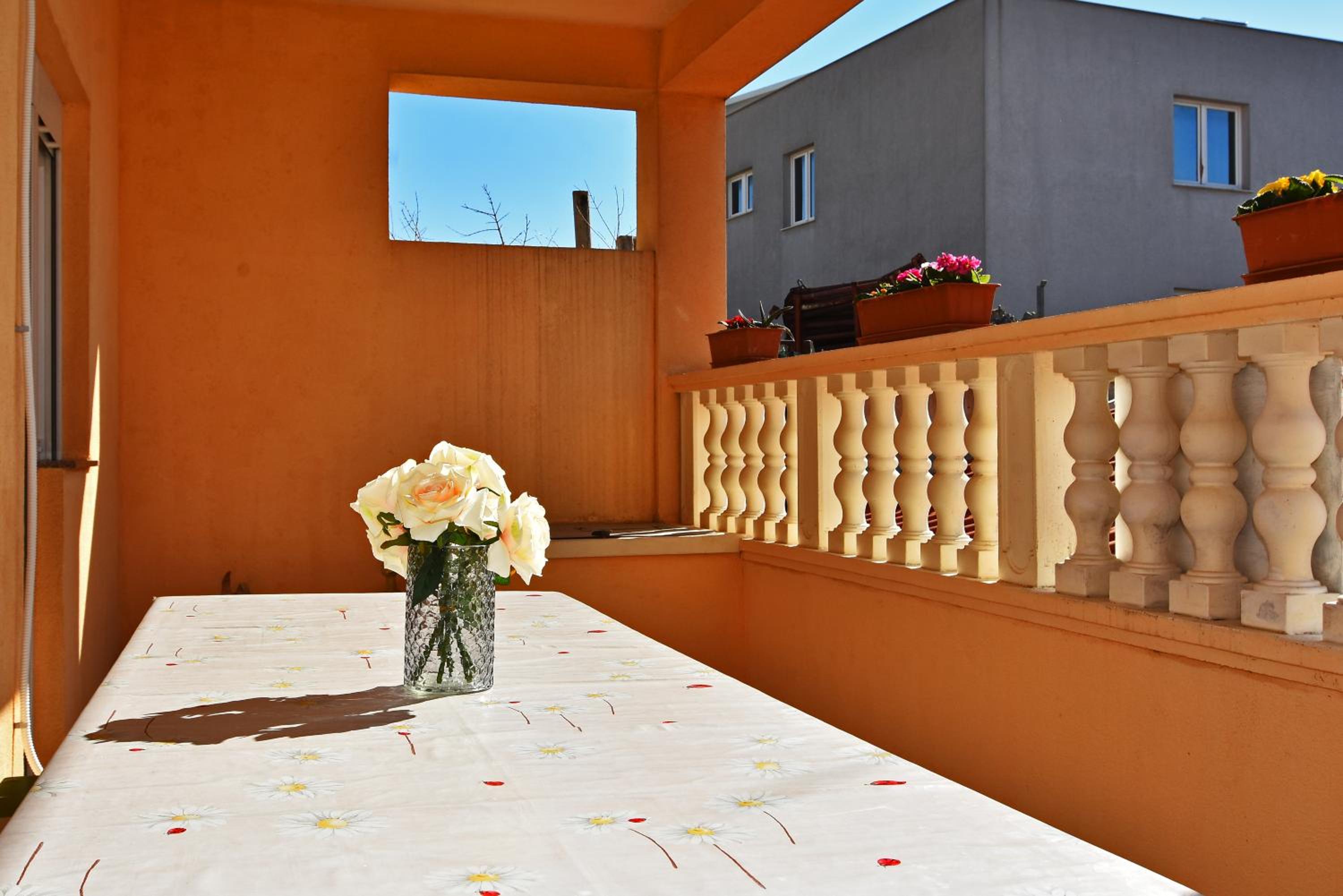 One-Bedroom Apartment - Photo 22