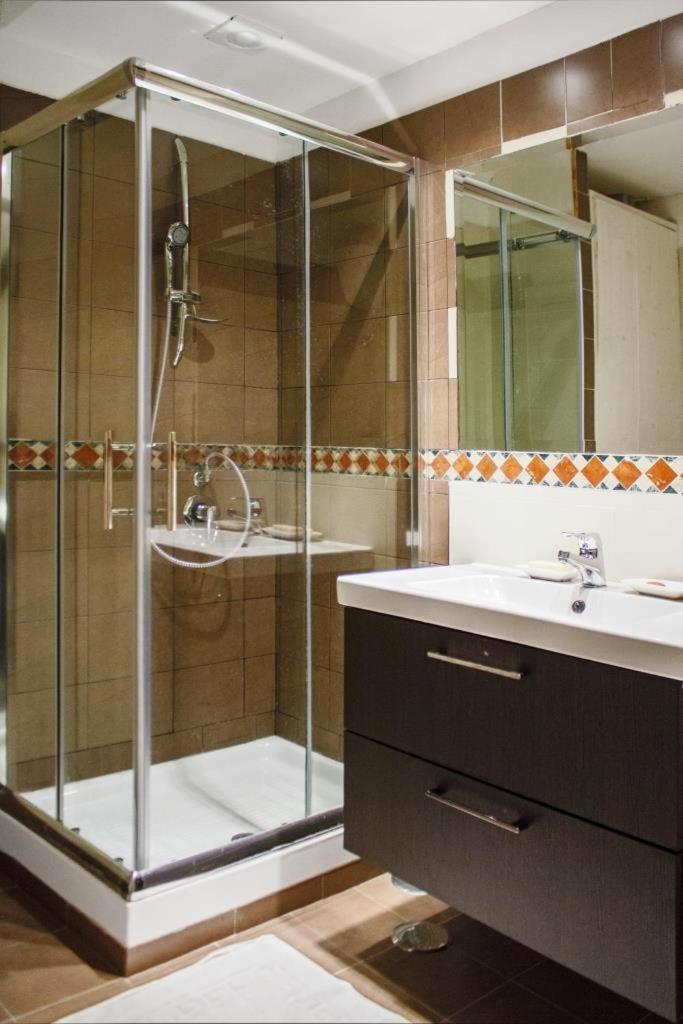 Double Room (1 Adult + 1 Child)