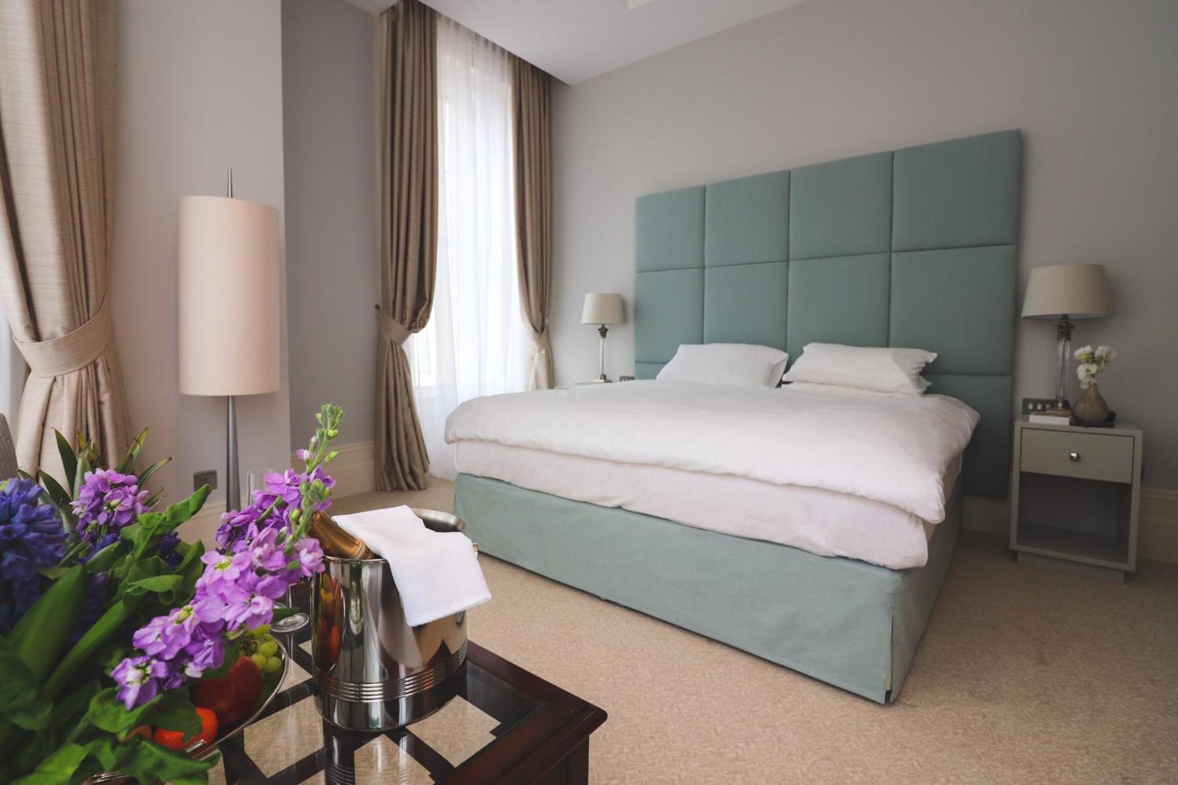 Executive Room with Partial Sea View - Photo 2