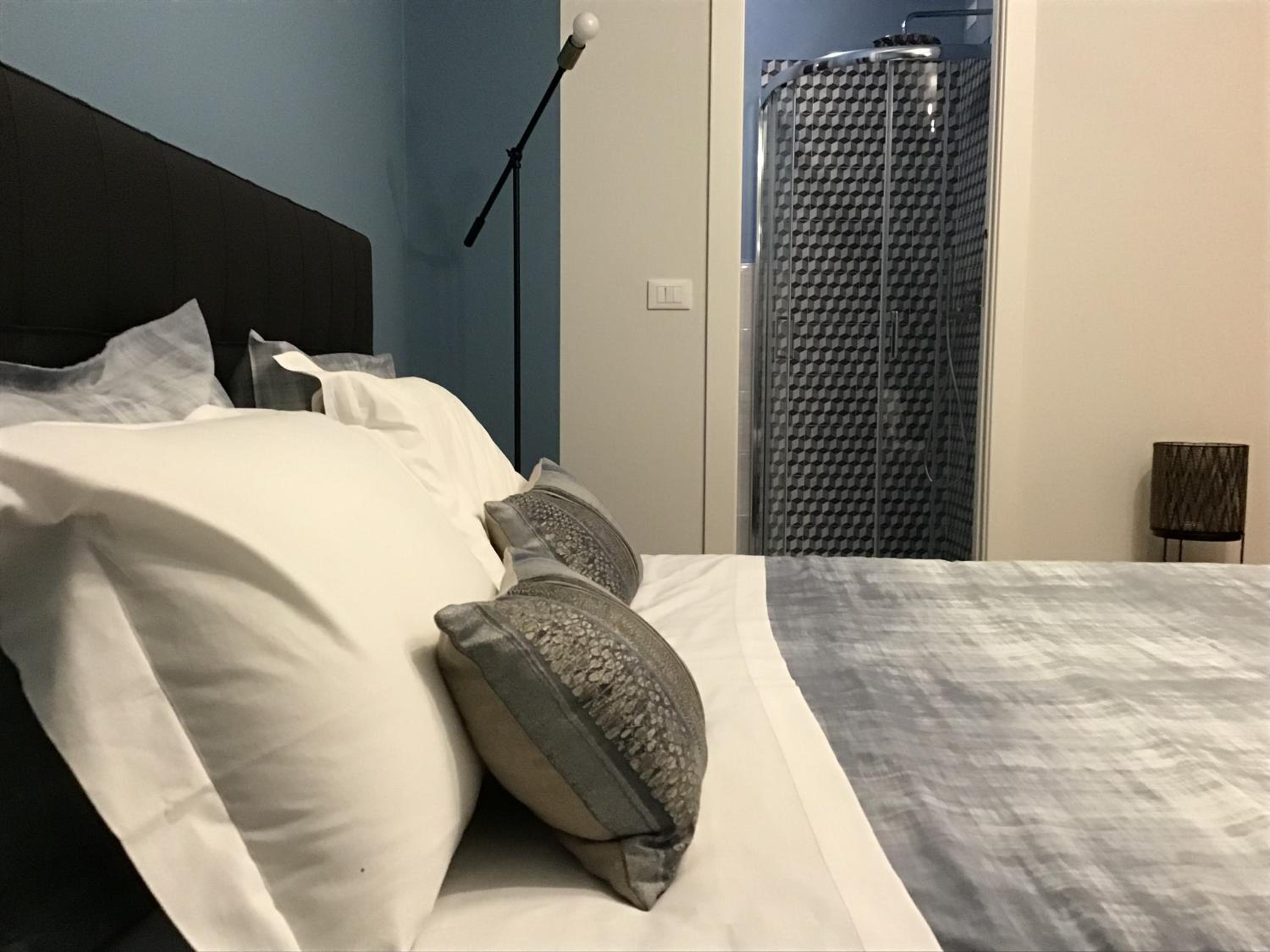 Double Room - Photo 3